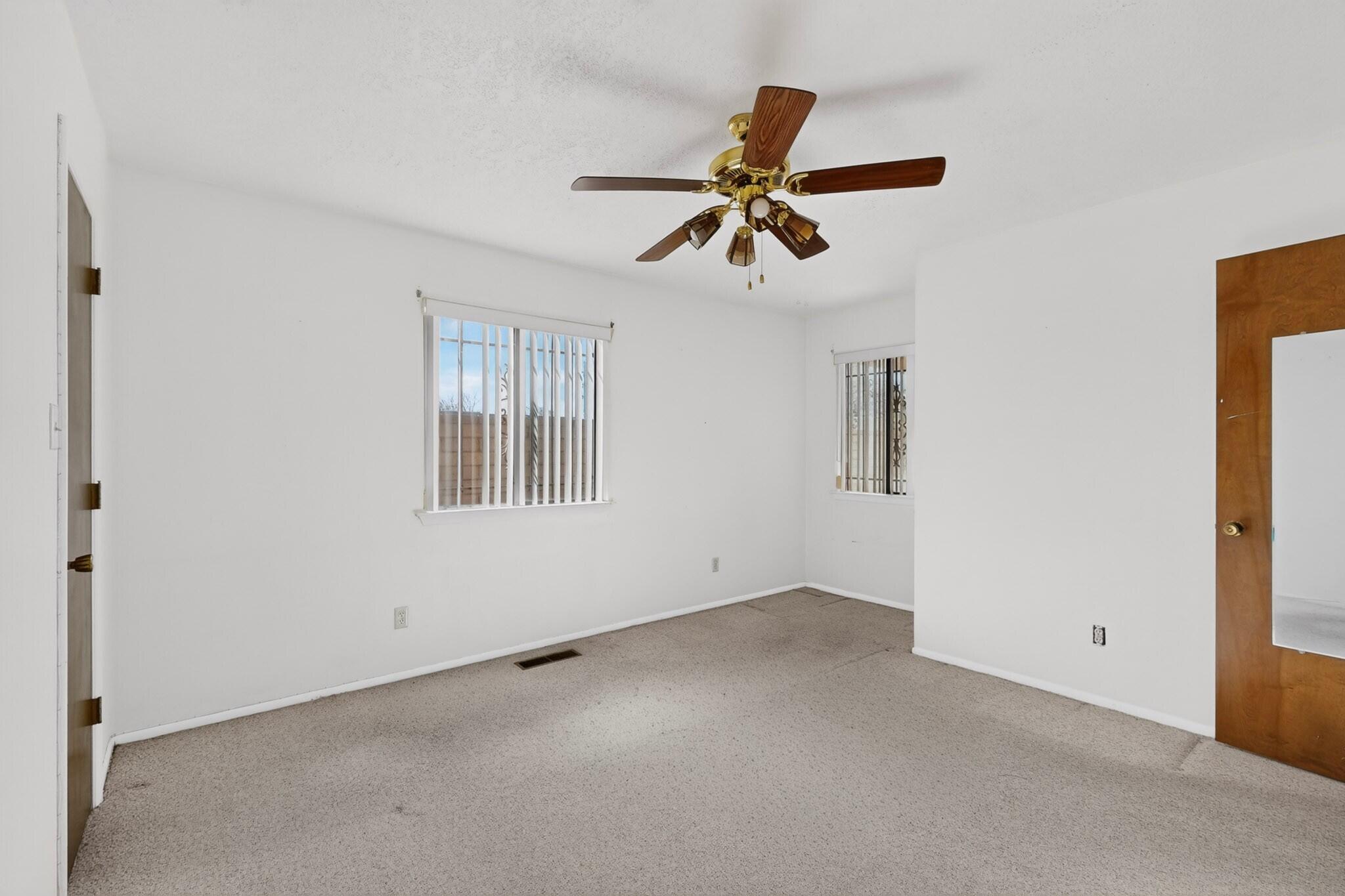 Photo 2 — 600 Ortiz Drive NE