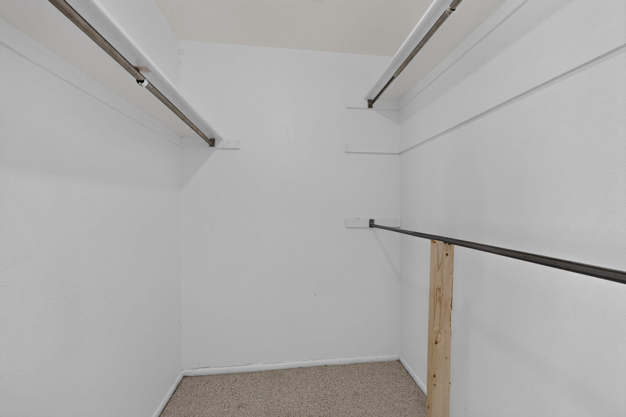 Photo 5 — 600 Ortiz Drive NE