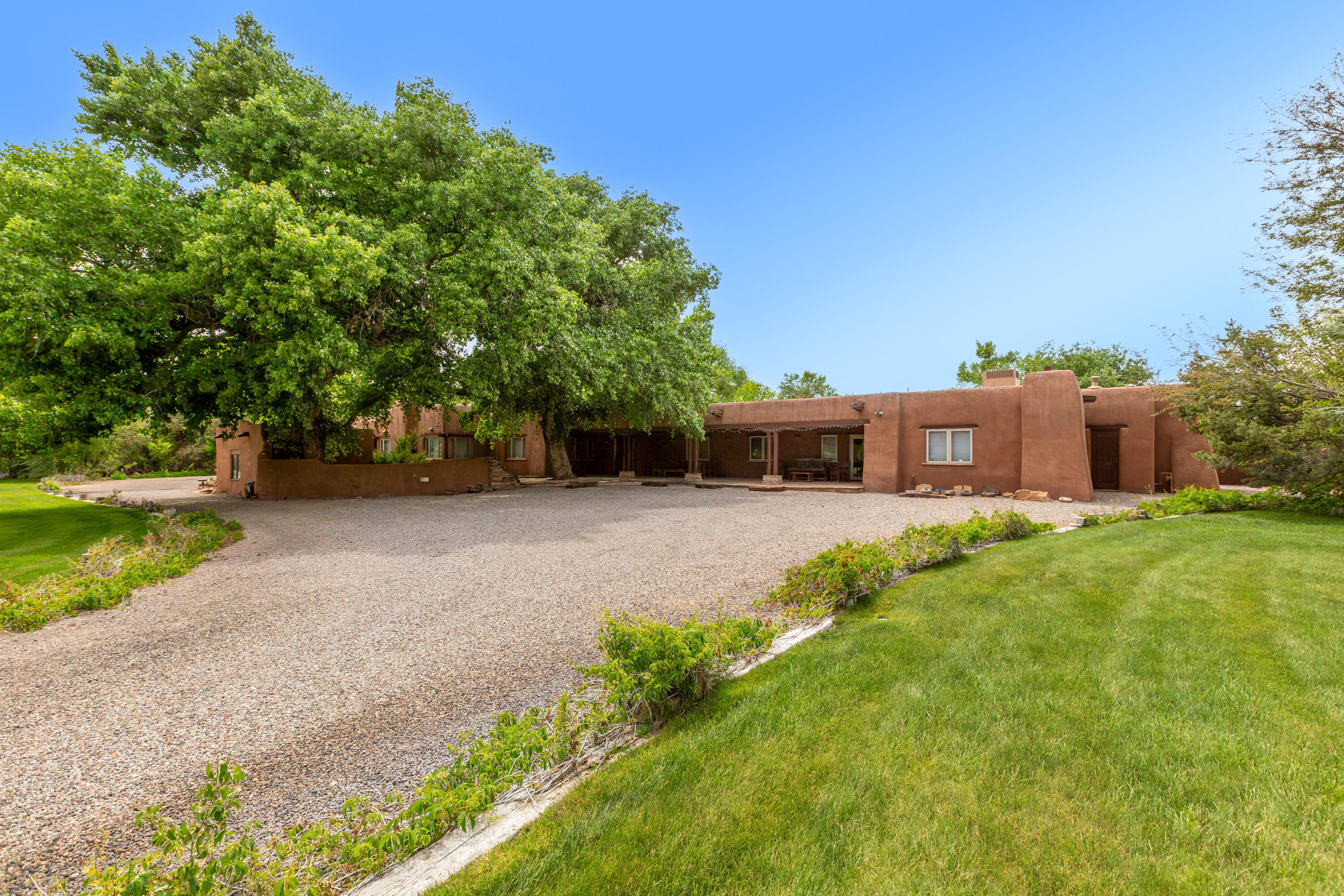 417 Old Church Road, Corrales, NM 87048