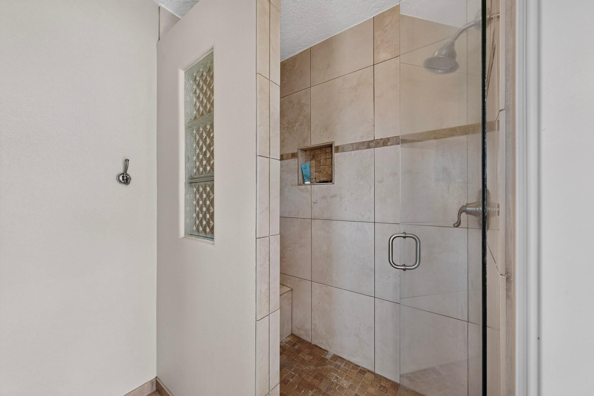 Photo 3 — 9109 Santa Lucia Avenue NE