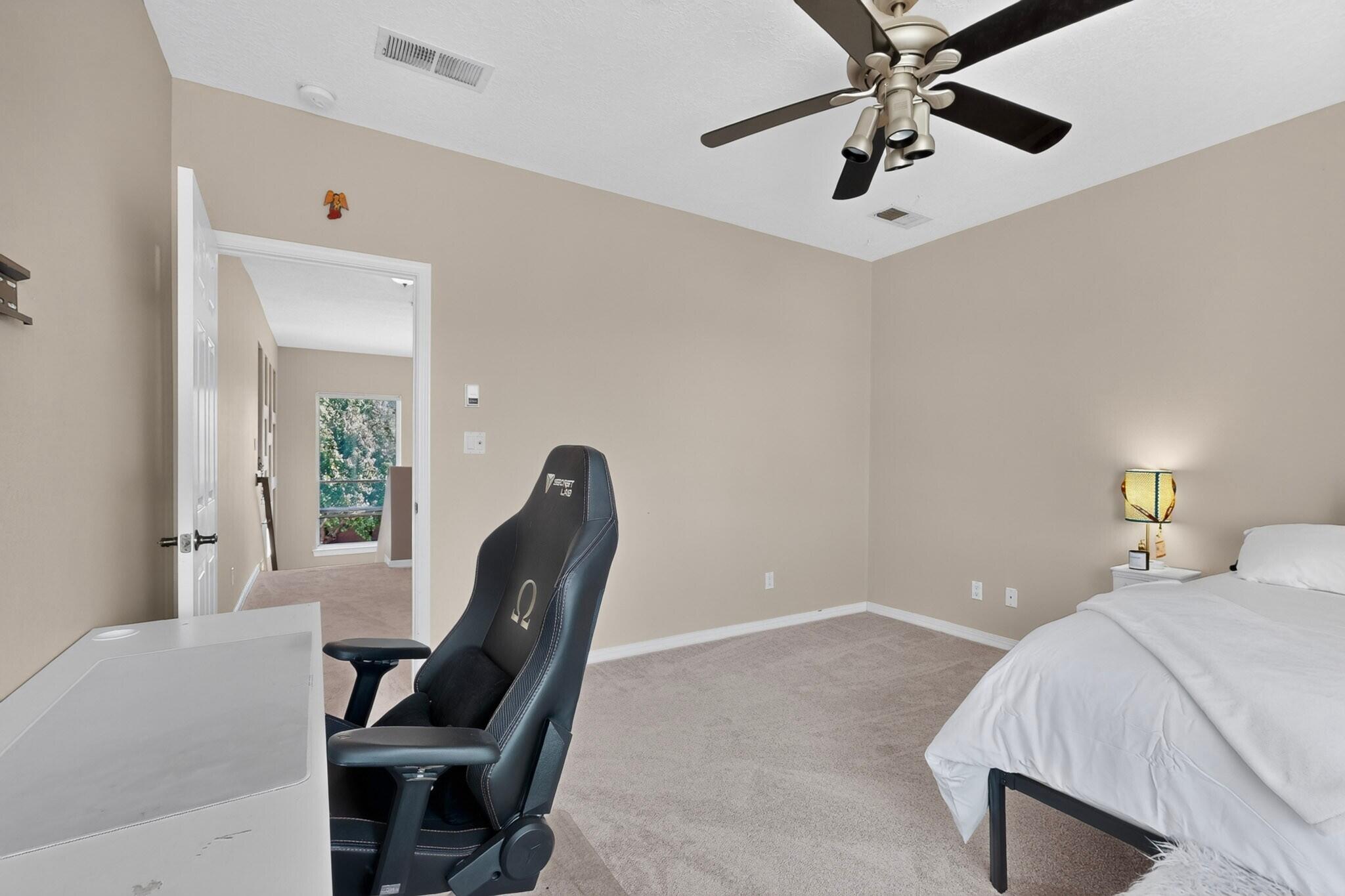 Photo 11 — 9109 Santa Lucia Avenue NE