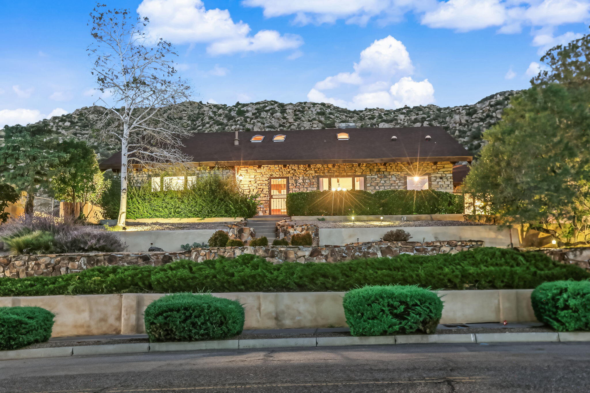 3520 Camino De La Sierra NE, Albuquerque, NM 87111