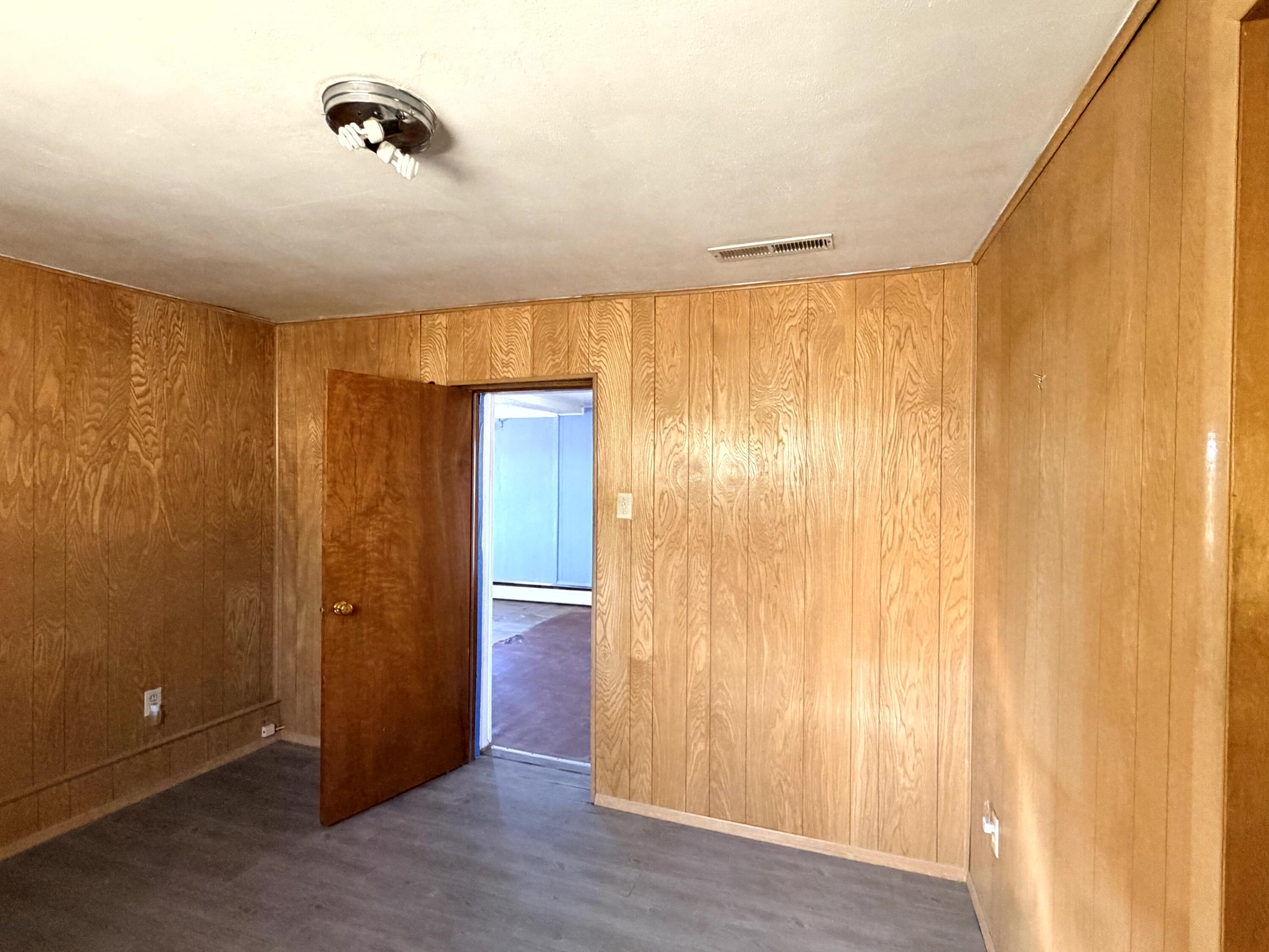 Photo 19 — 301 E Adams Avenue