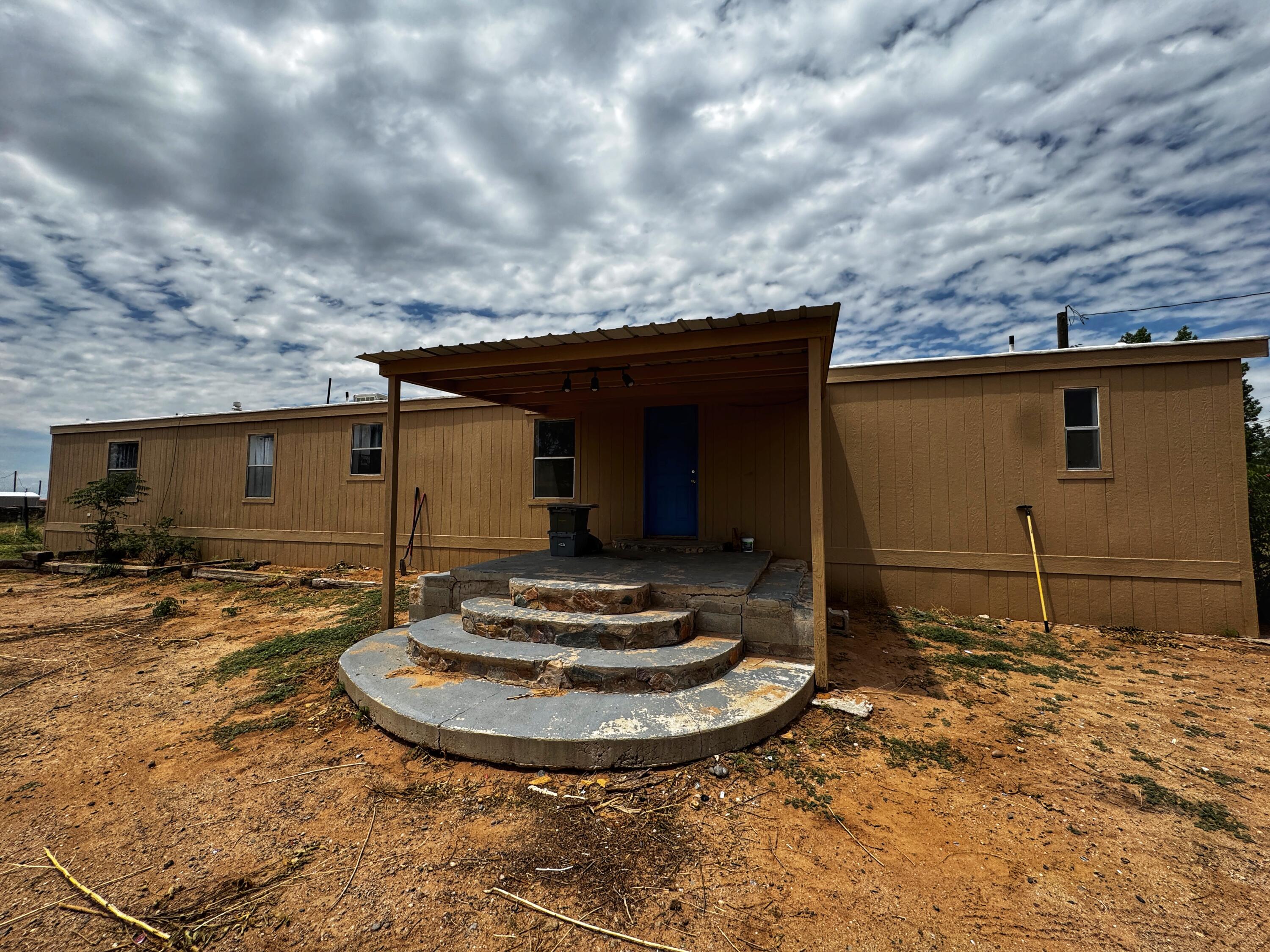 2 Alta Vista, Los Lunas, NM 87031