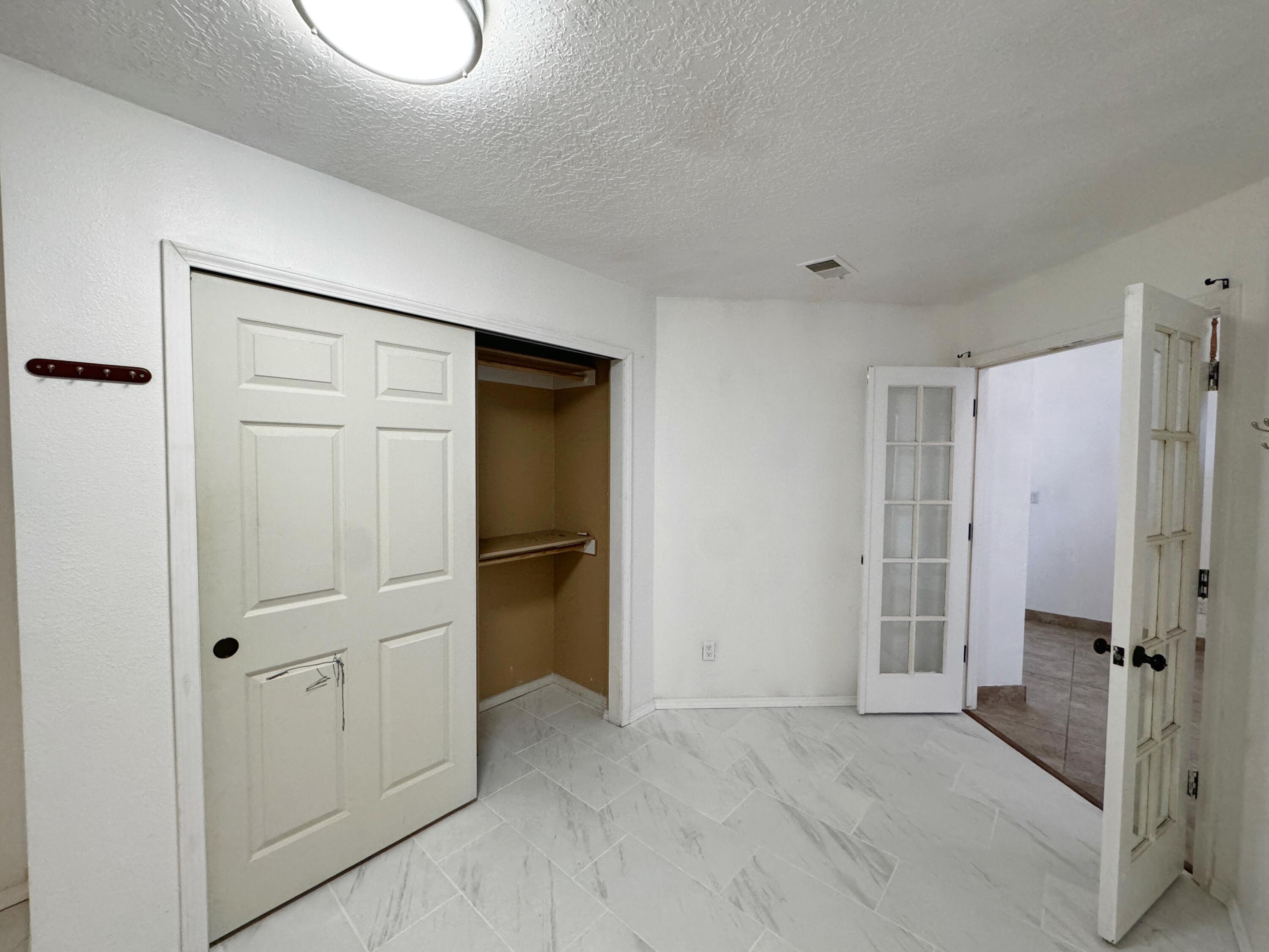 Photo 17 — 8704 Oakcrest Place NW