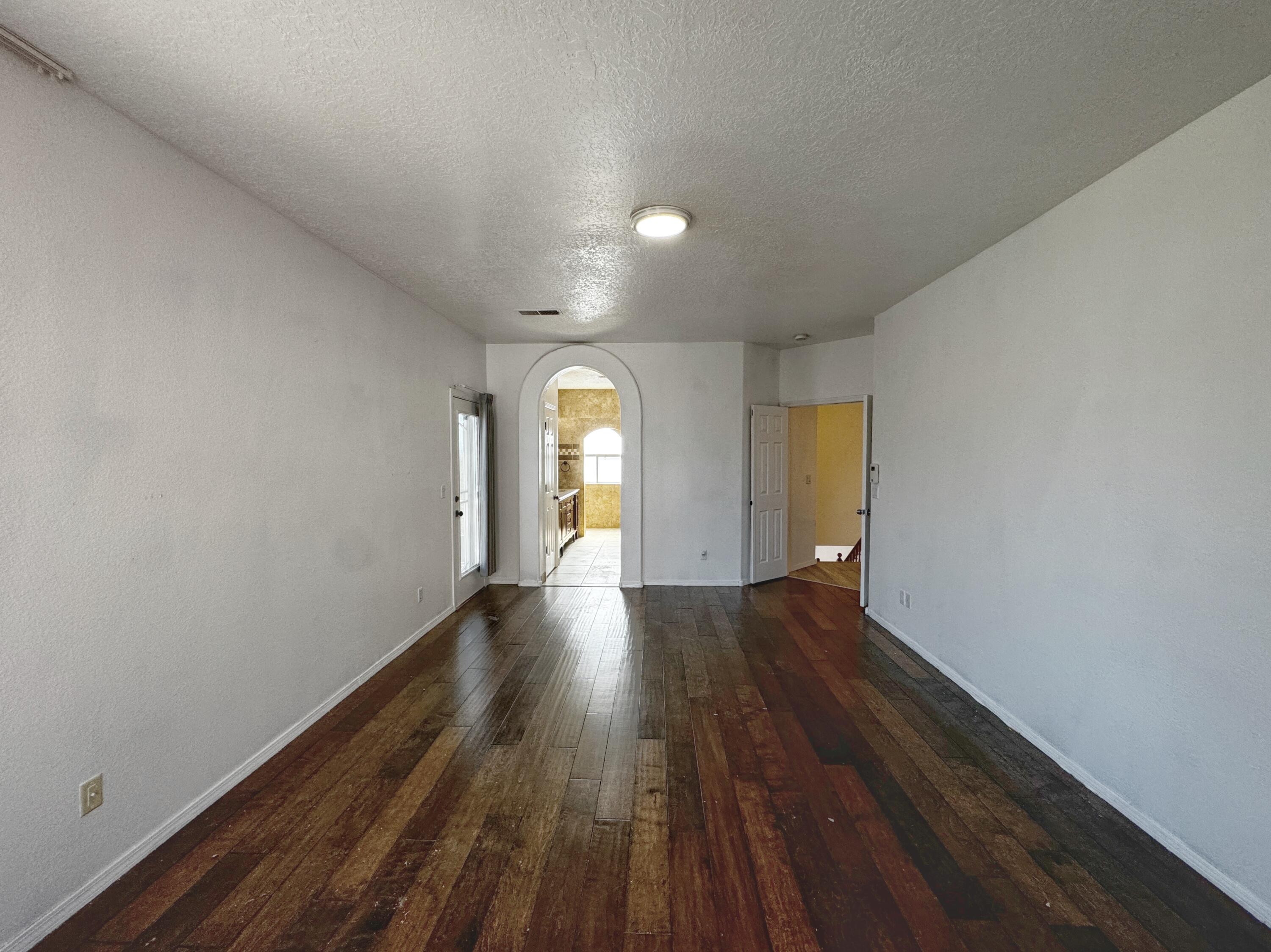Photo 10 — 8704 Oakcrest Place NW