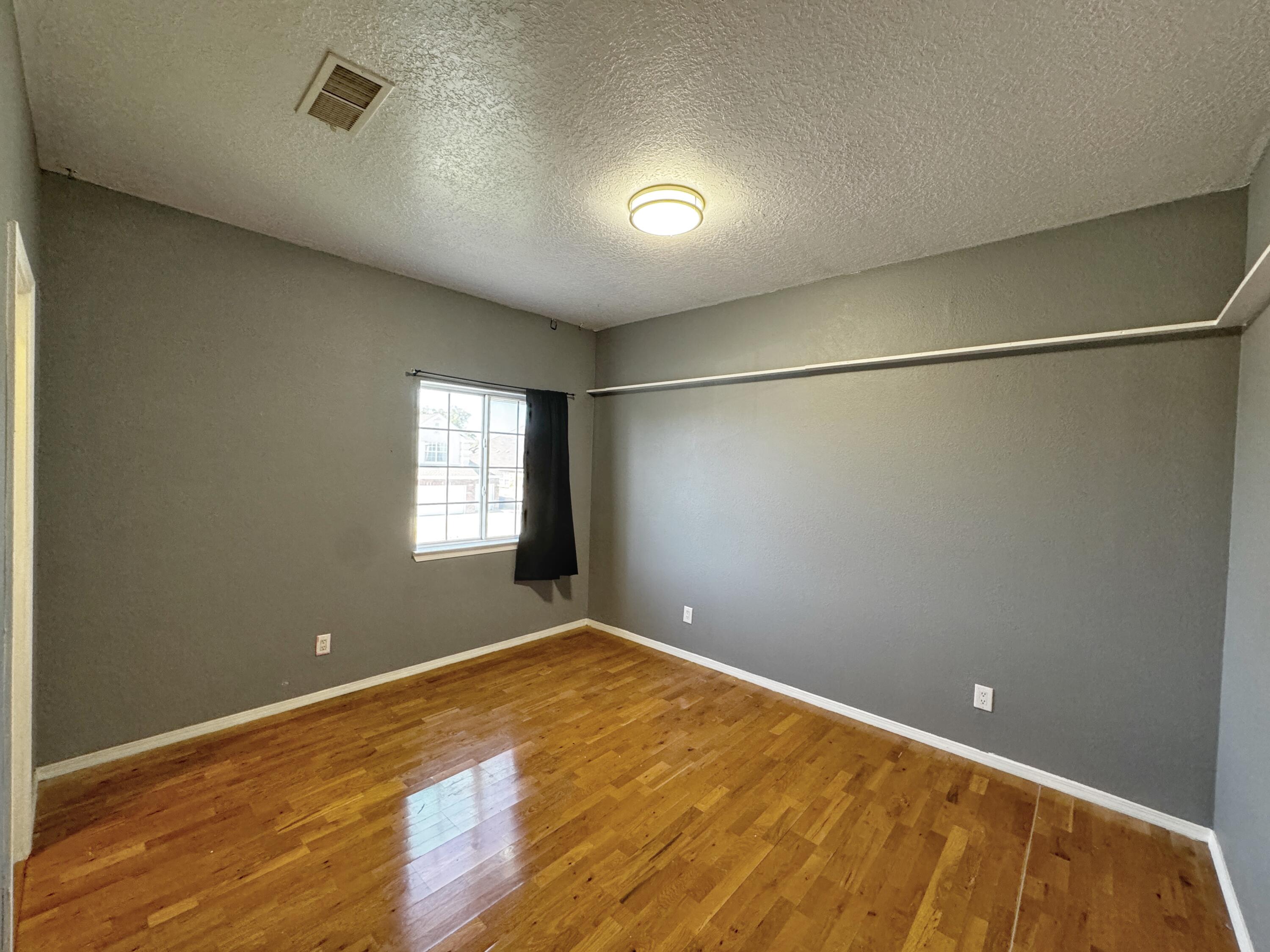 Photo 6 — 8704 Oakcrest Place NW