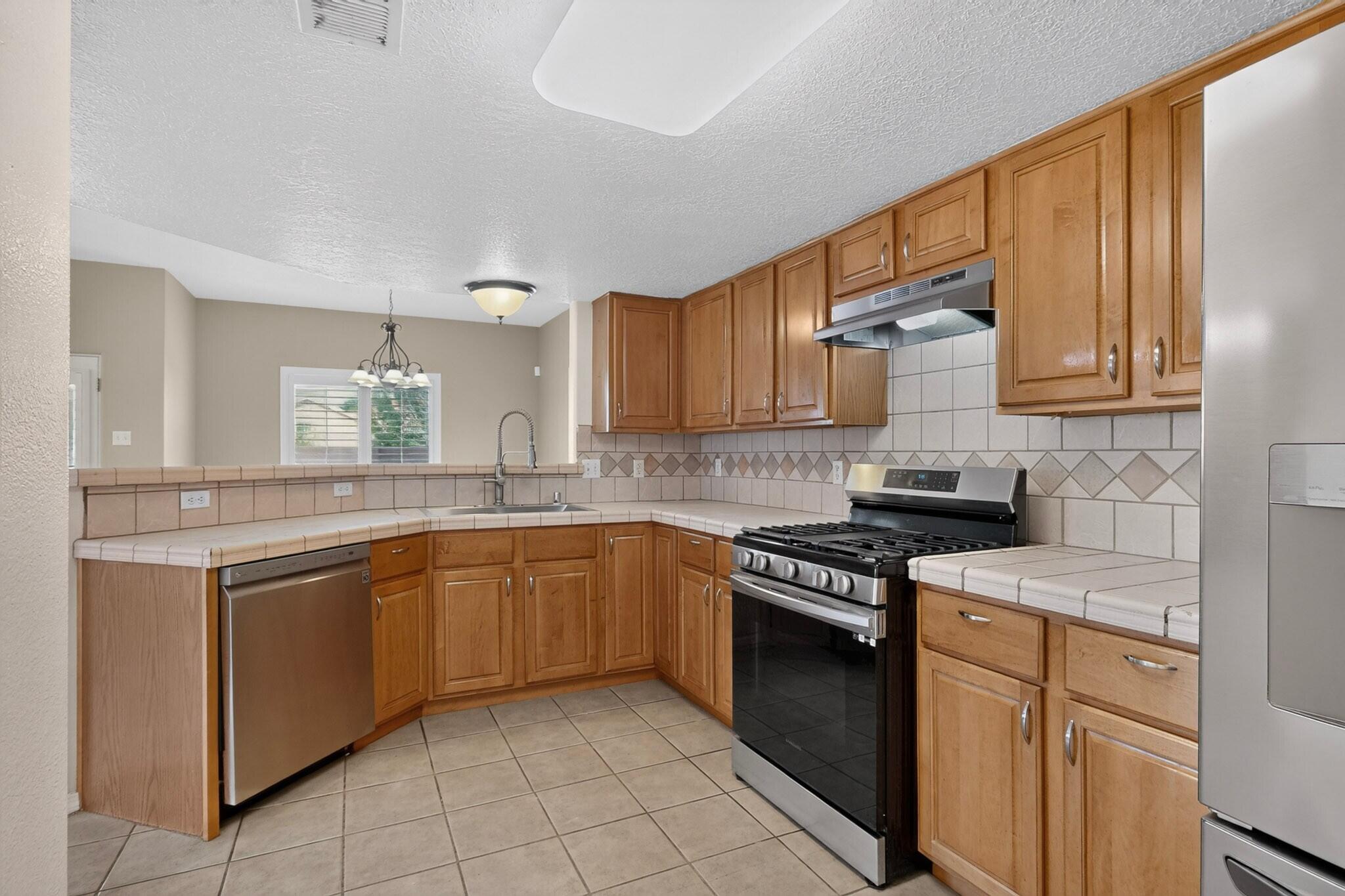 Photo 18 — 7427 Eagle Crest Avenue NE