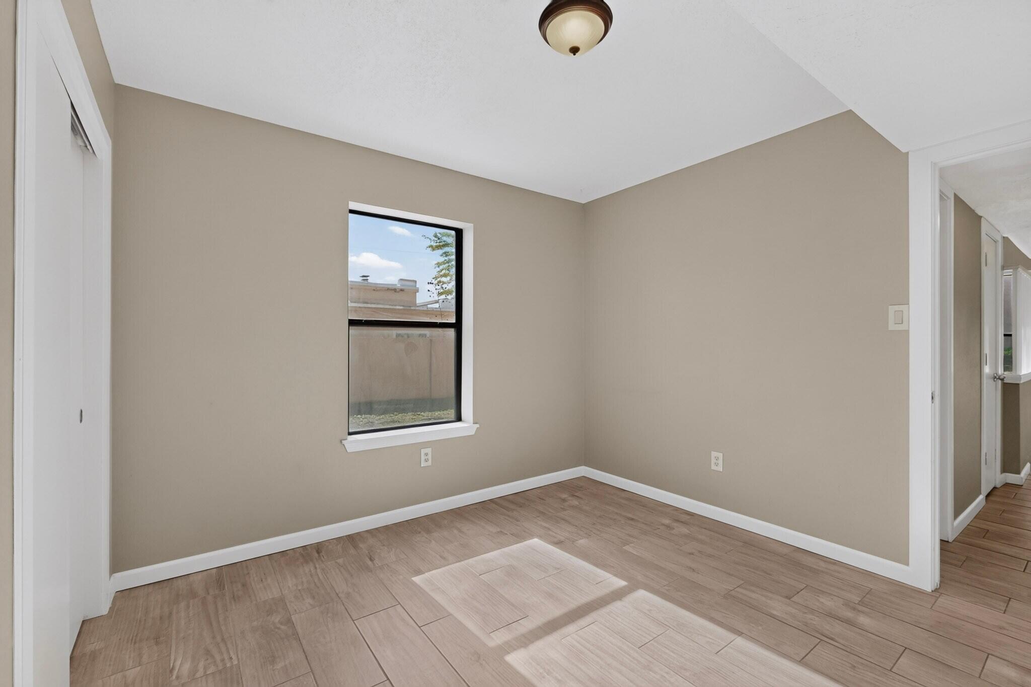 Photo 20 — 8001 Independence Drive NW