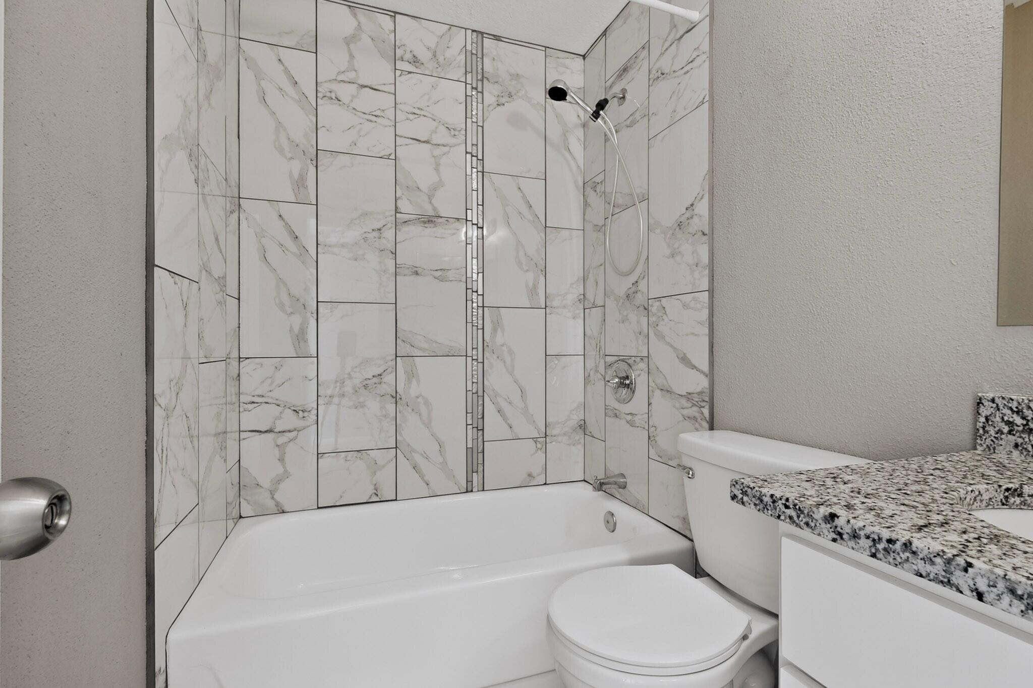 Photo 18 — 8001 Independence Drive NW