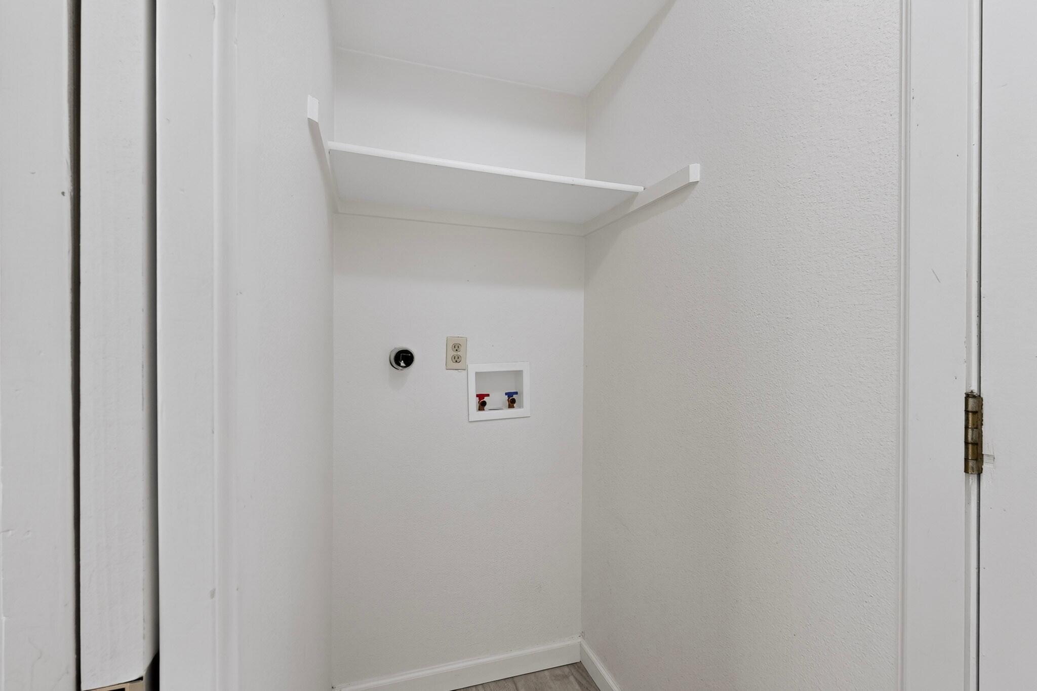 Photo 16 — 8001 Independence Drive NW