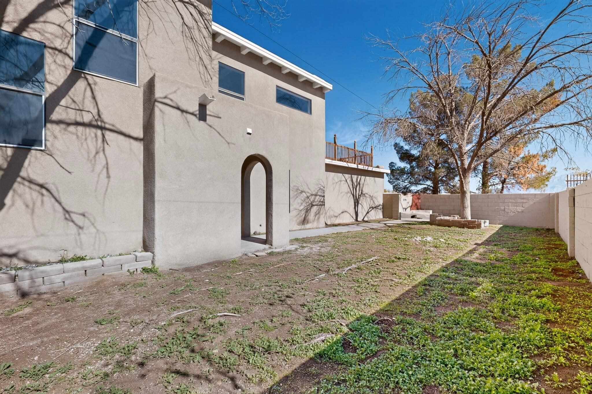 Photo 10 — 8001 Independence Drive NW