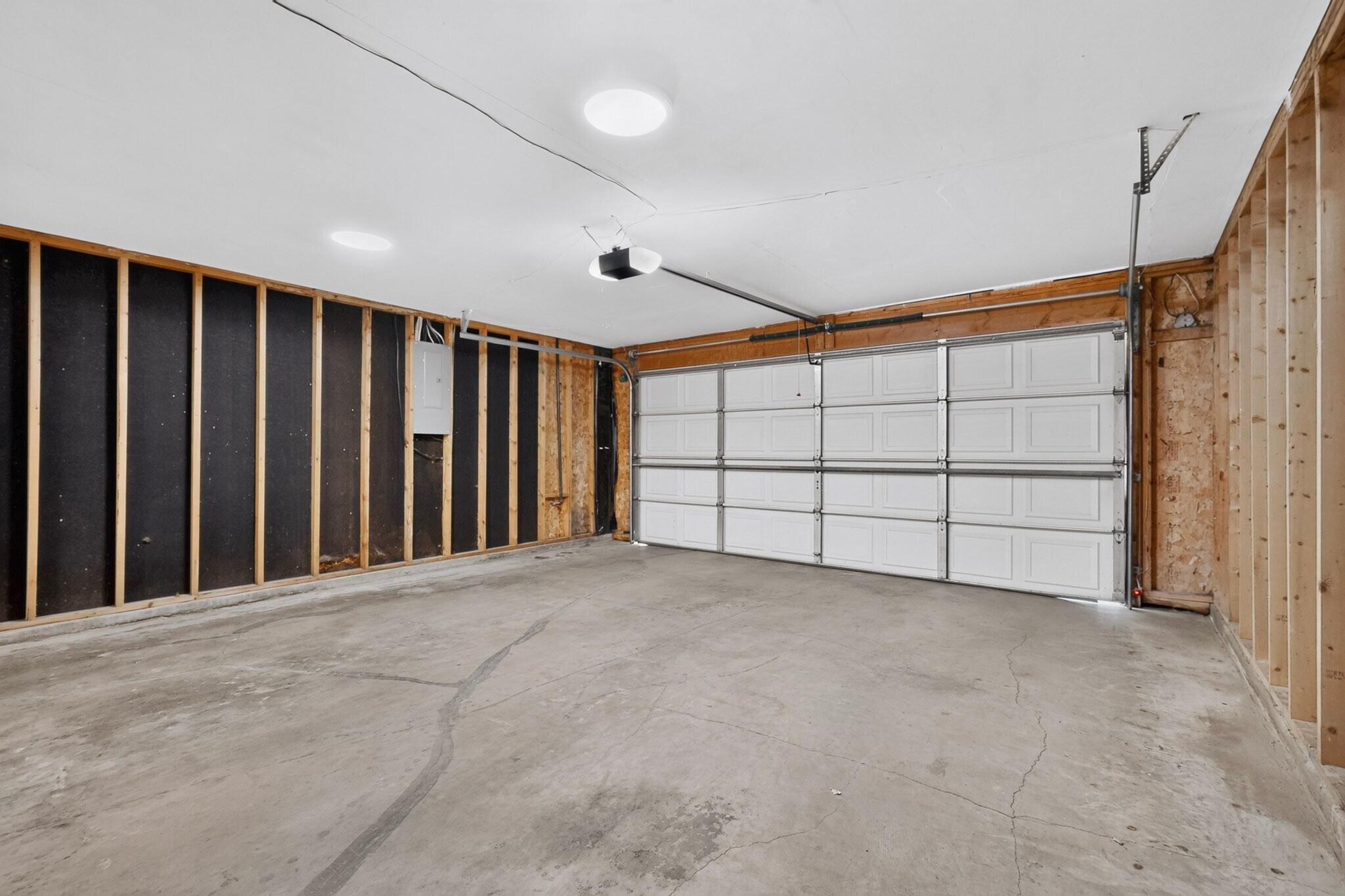 Photo 7 — 8001 Independence Drive NW