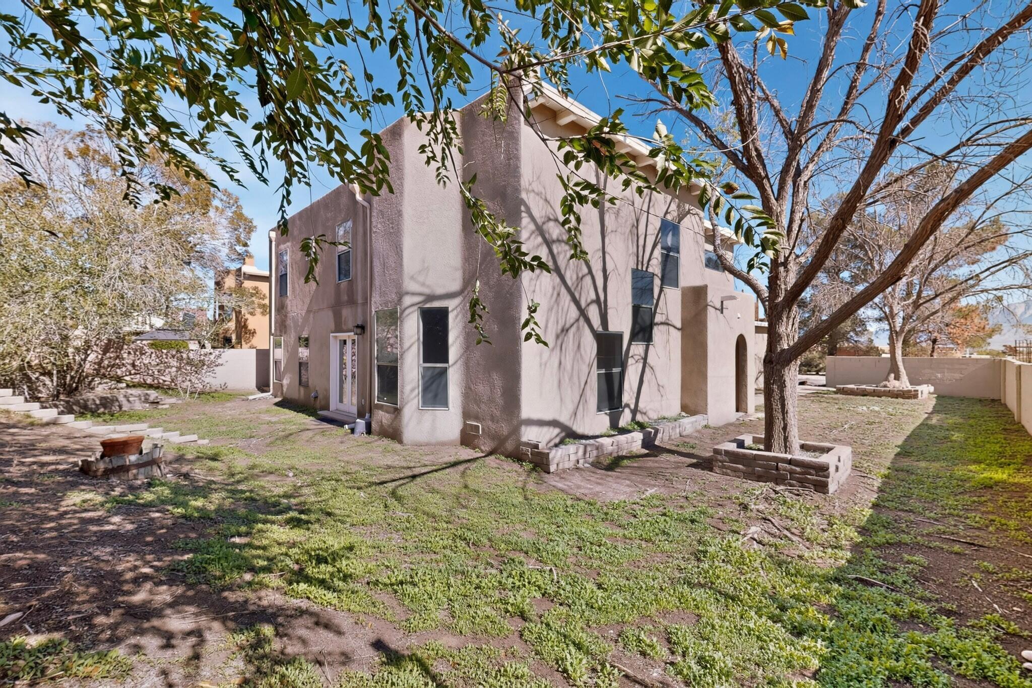 Photo 2 — 8001 Independence Drive NW