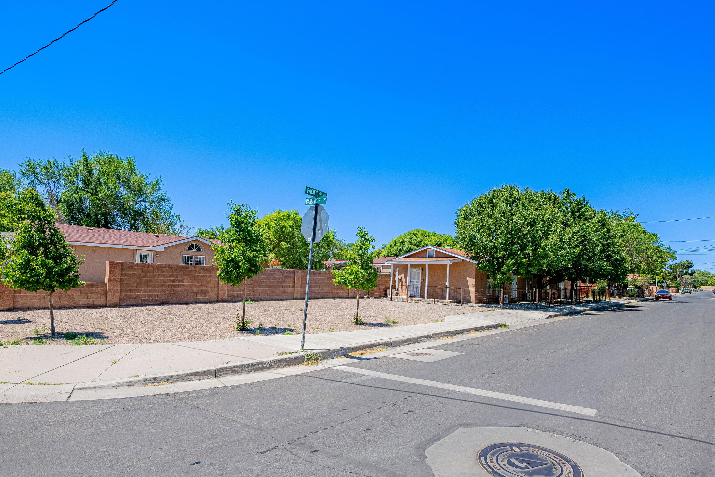 704 Pacific Avenue SW, Albuquerque, NM 87102