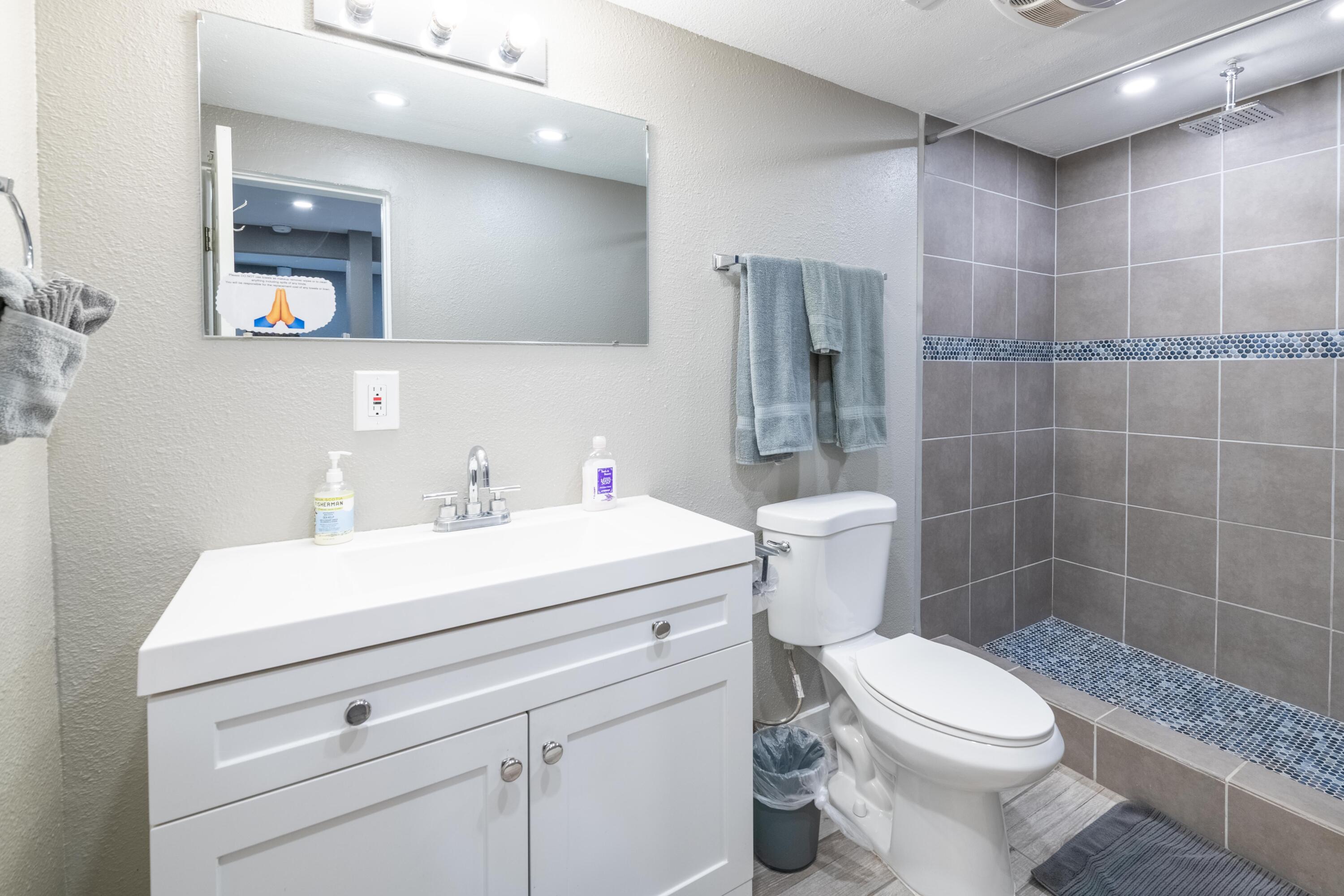 Photo 9 — 704 Pacific Avenue SW