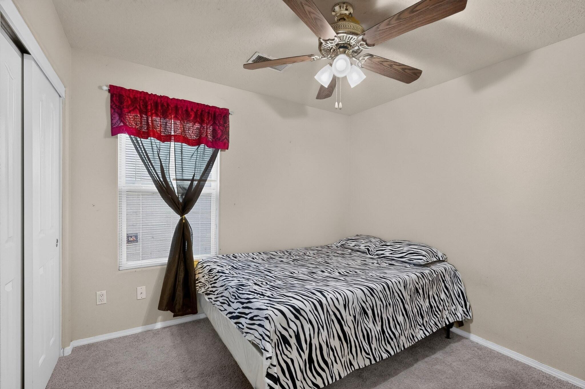 Photo 17 — 636 Escavada Street SW