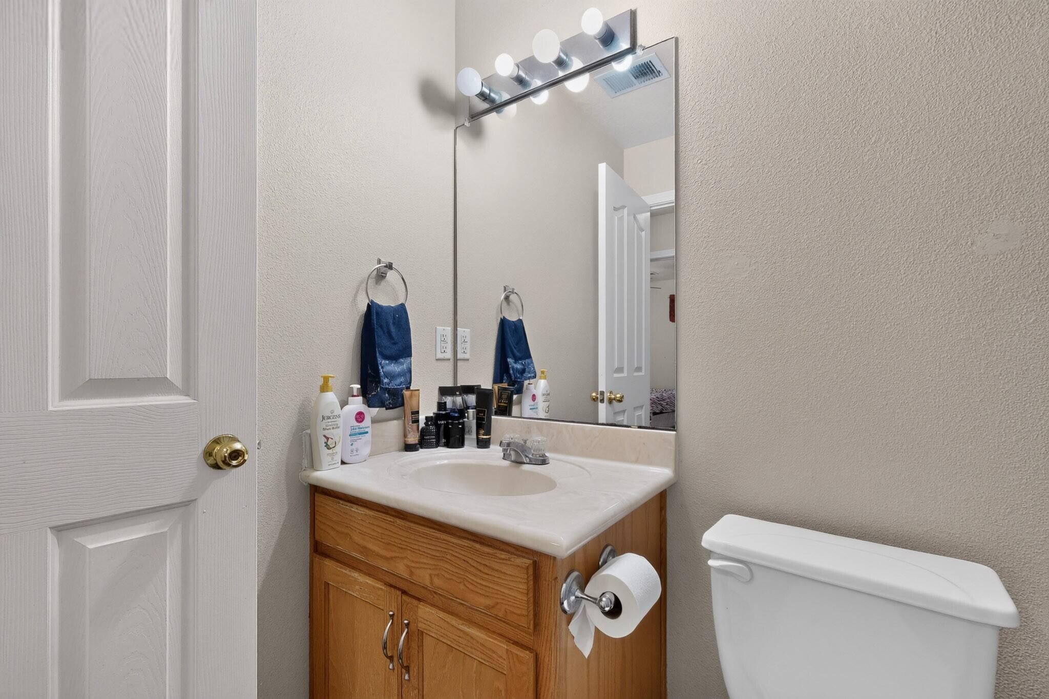 Photo 15 — 636 Escavada Street SW