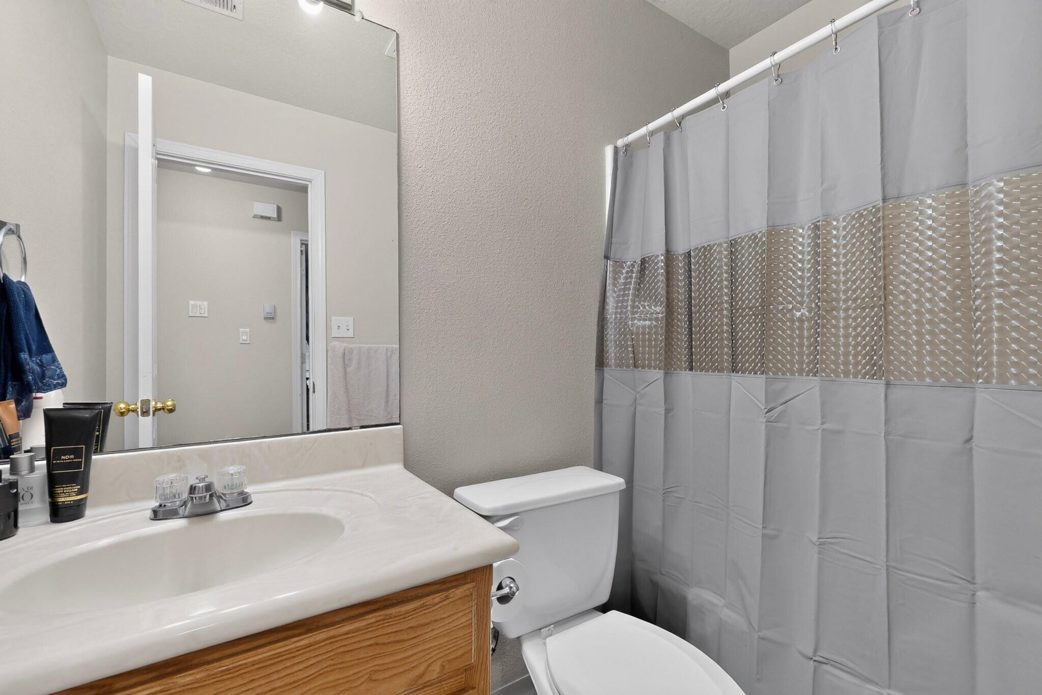 Photo 14 — 636 Escavada Street SW