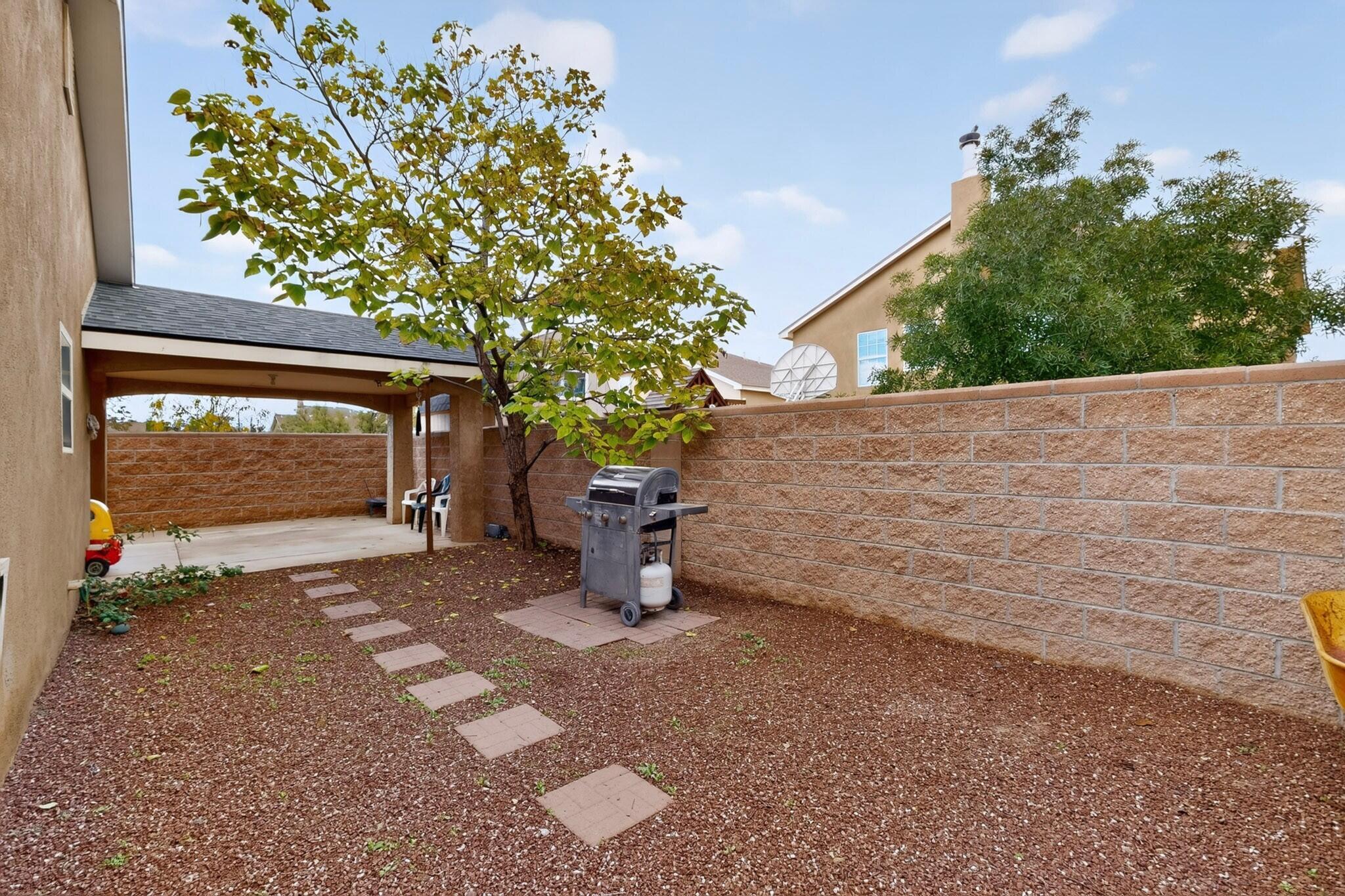 Photo 10 — 636 Escavada Street SW