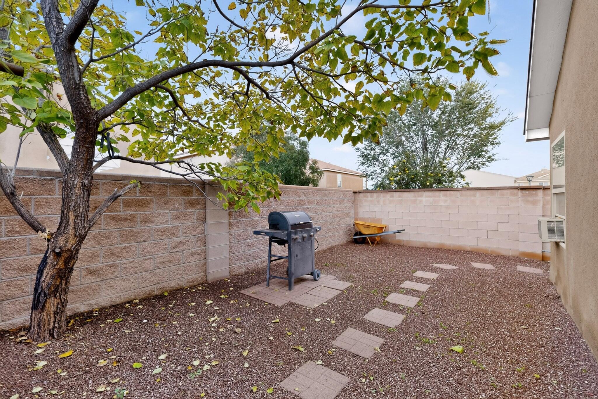 Photo 9 — 636 Escavada Street SW