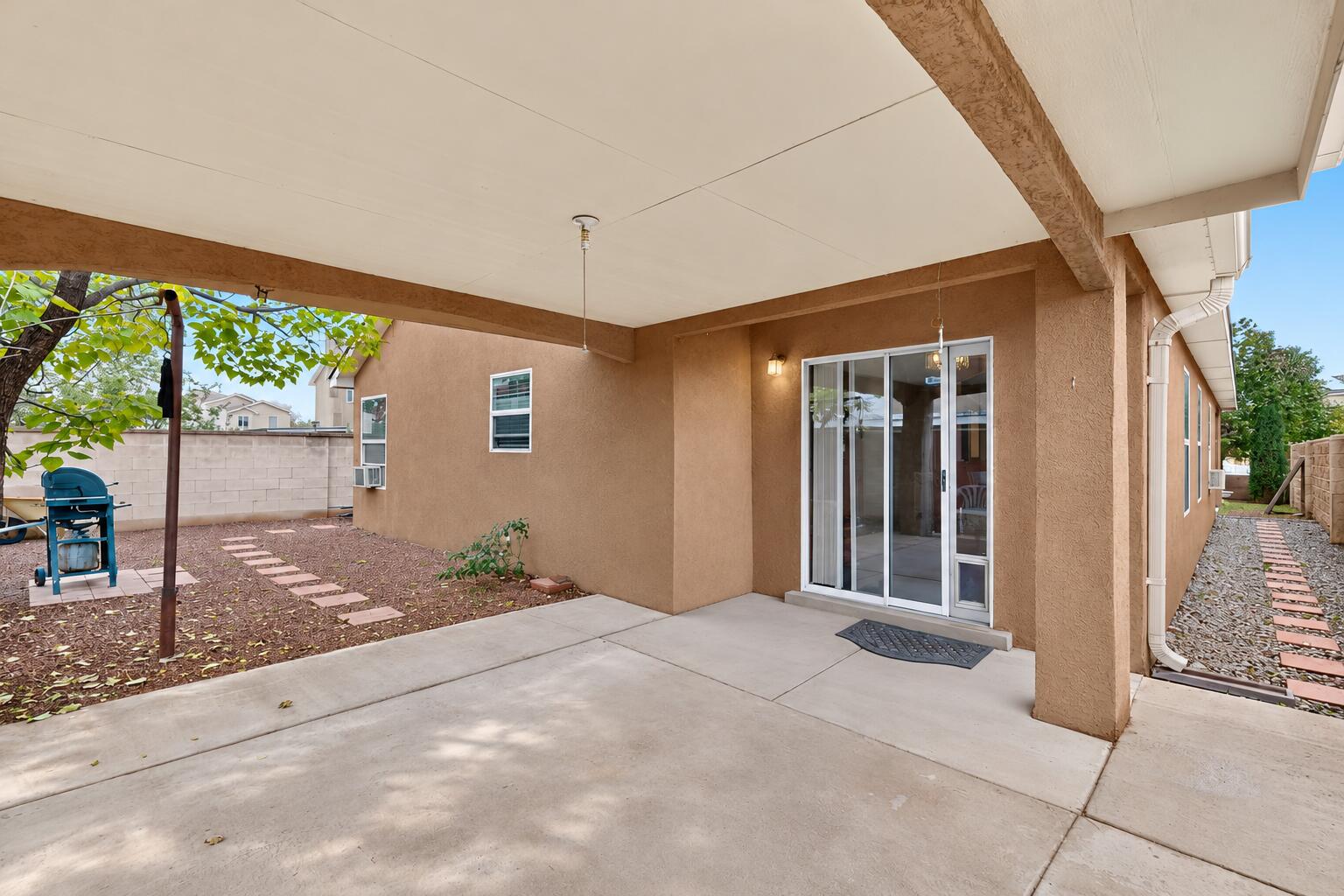 Photo 6 — 636 Escavada Street SW