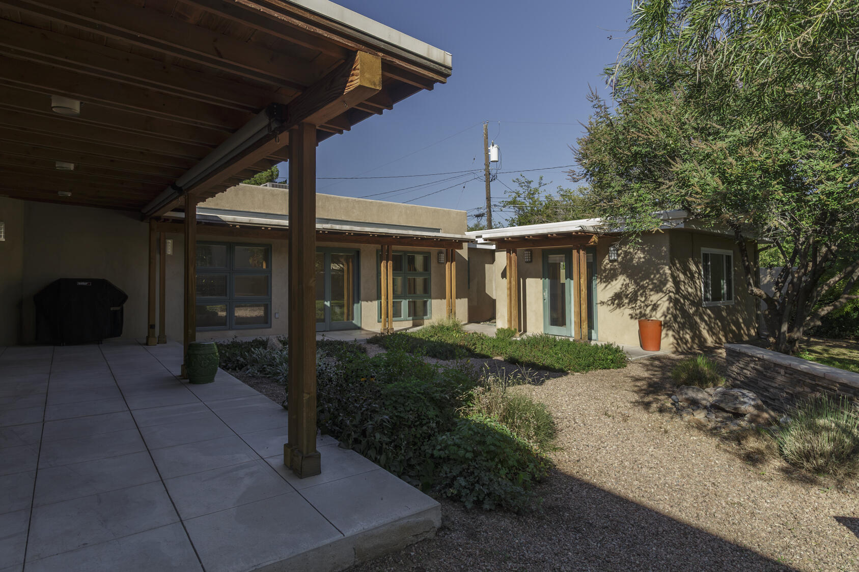 Photo 10 — 810 Parkland Circle SE