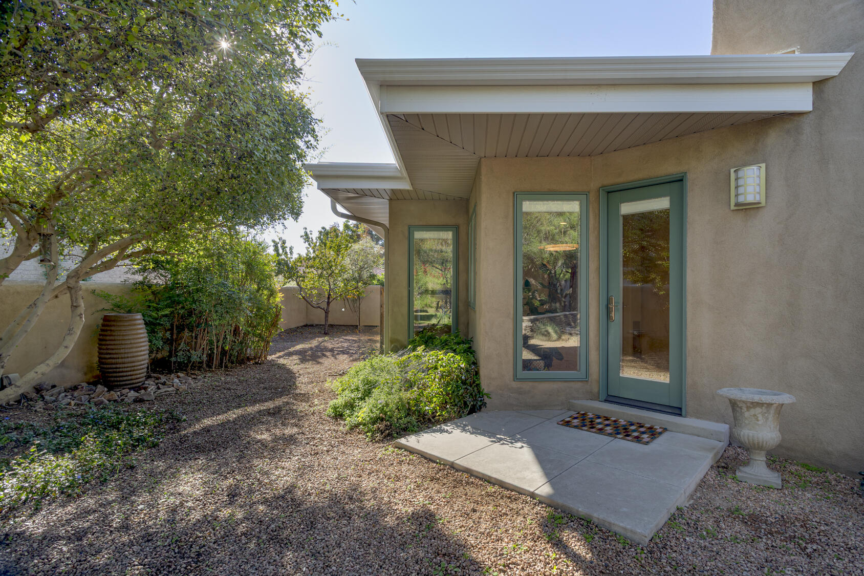 Photo 9 — 810 Parkland Circle SE