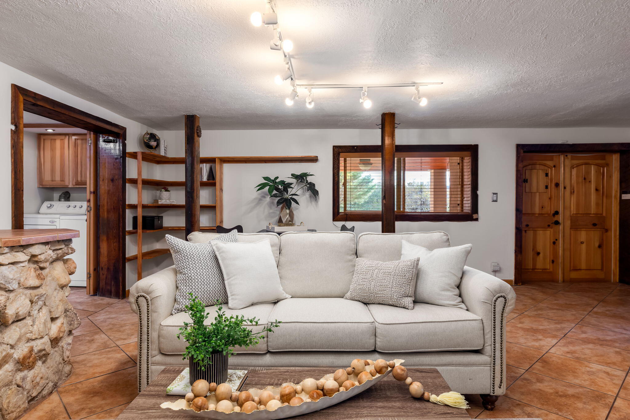 Photo 5 — 34 Riddle Road NE
