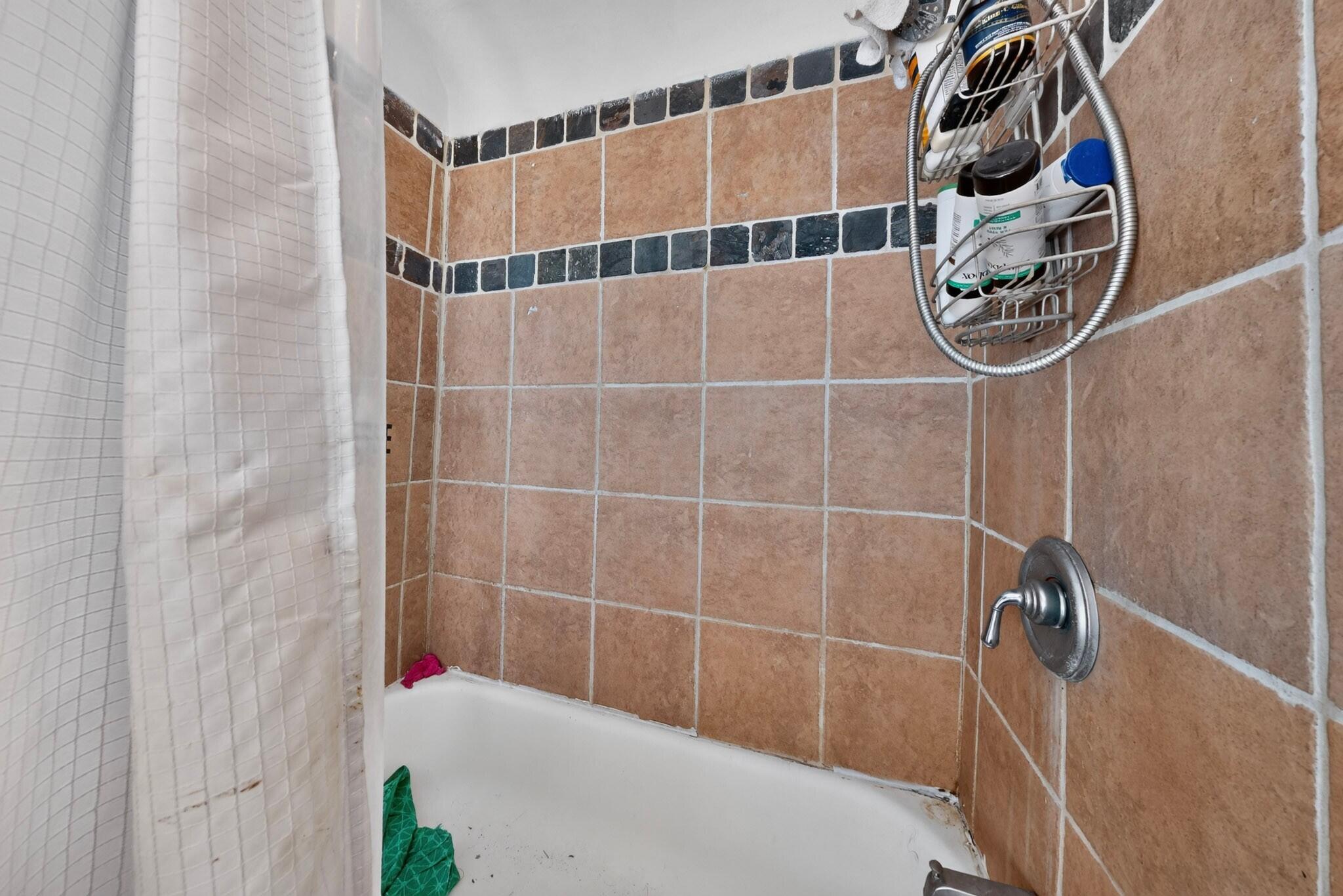 Photo 12 — 321 N 6th Street