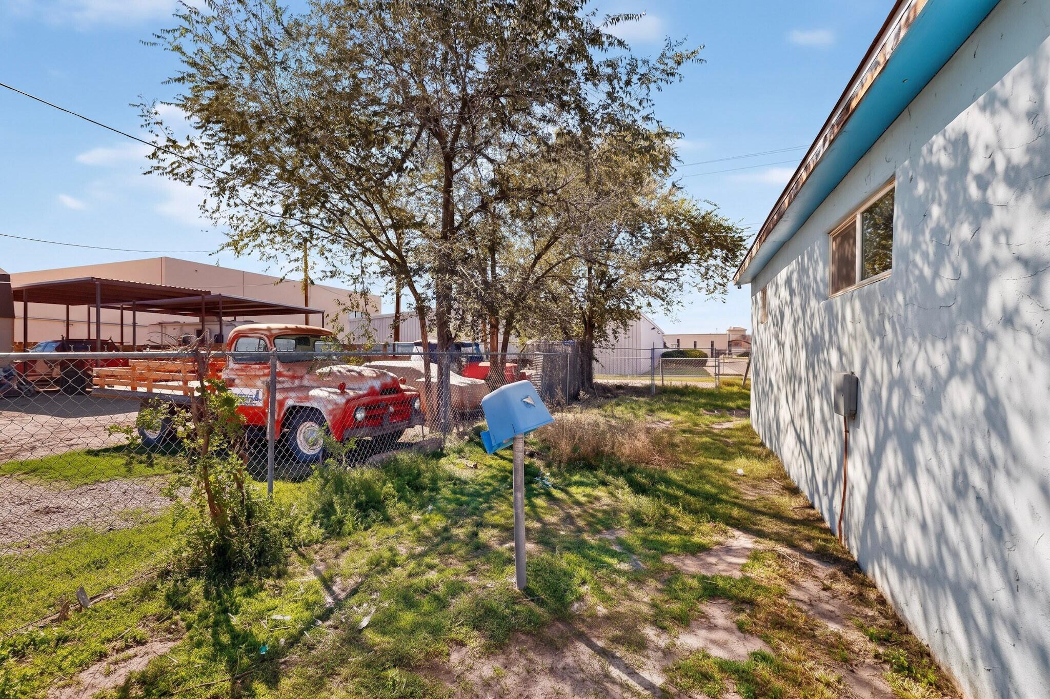 Photo 5 — 321 N 6th Street