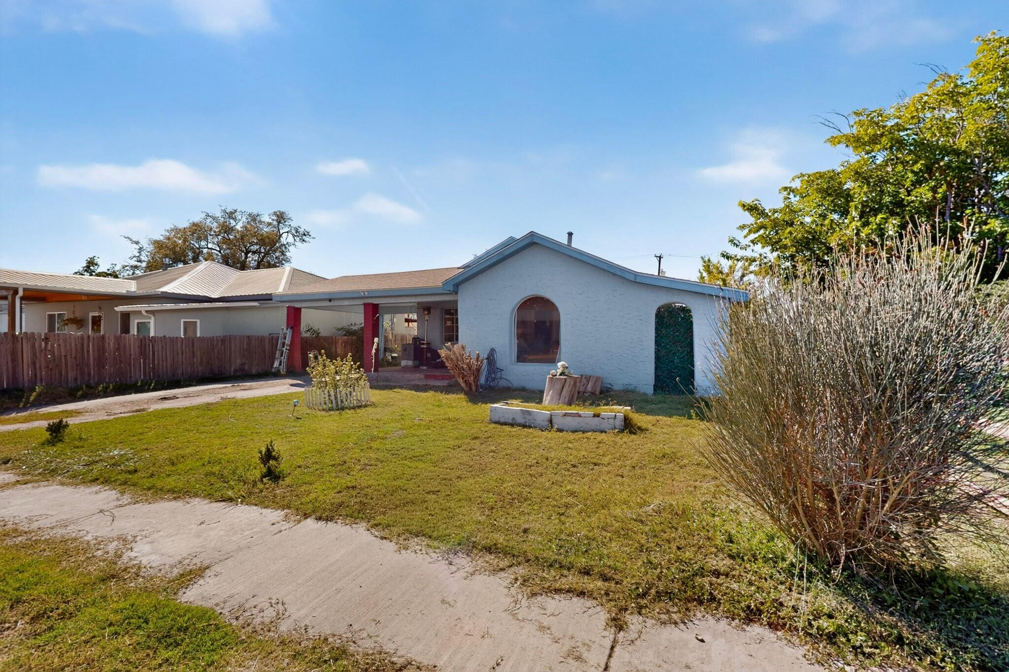 Photo 3 — 321 N 6th Street