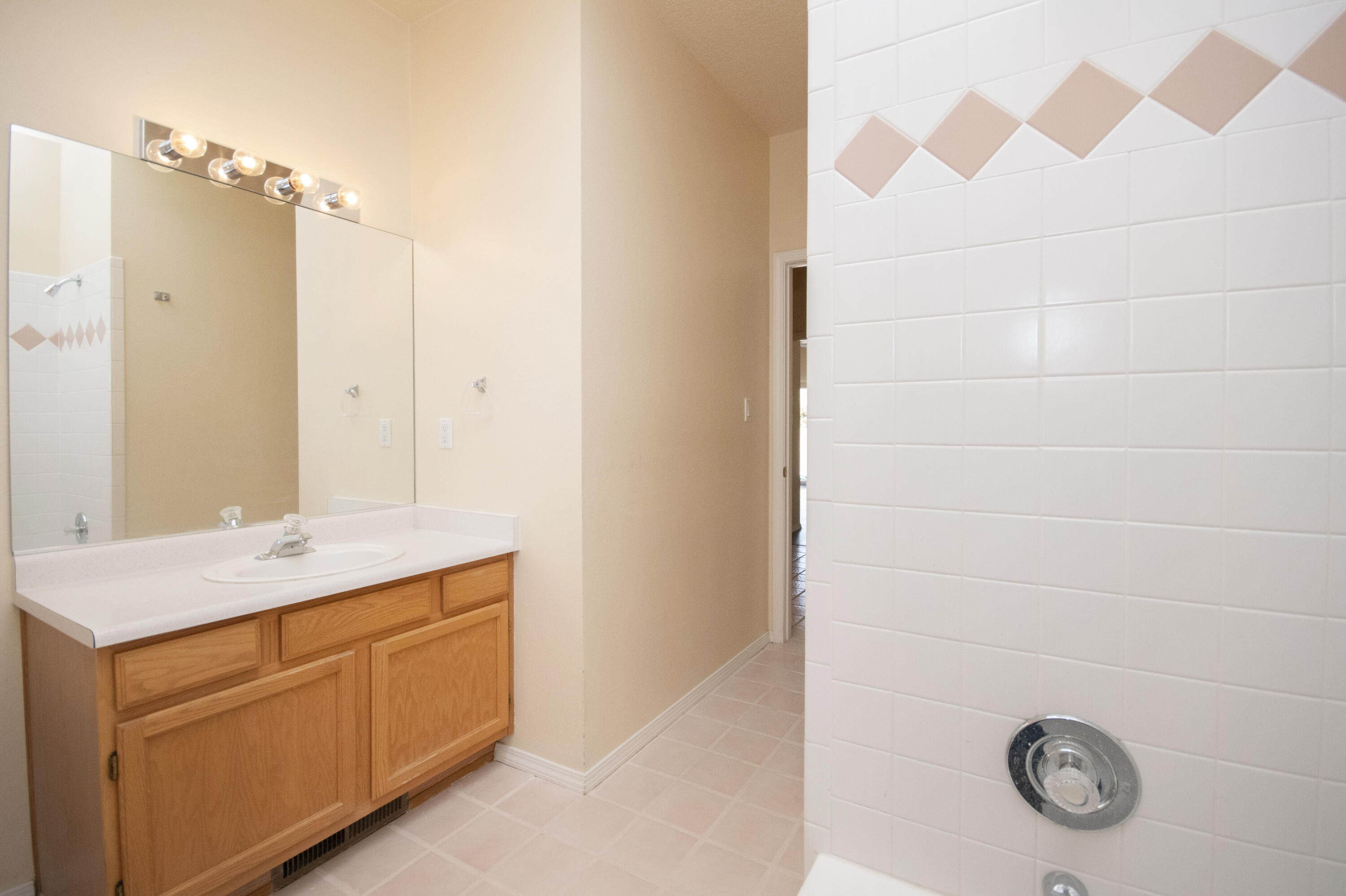 Photo 9 — 328 Serenity Court SE