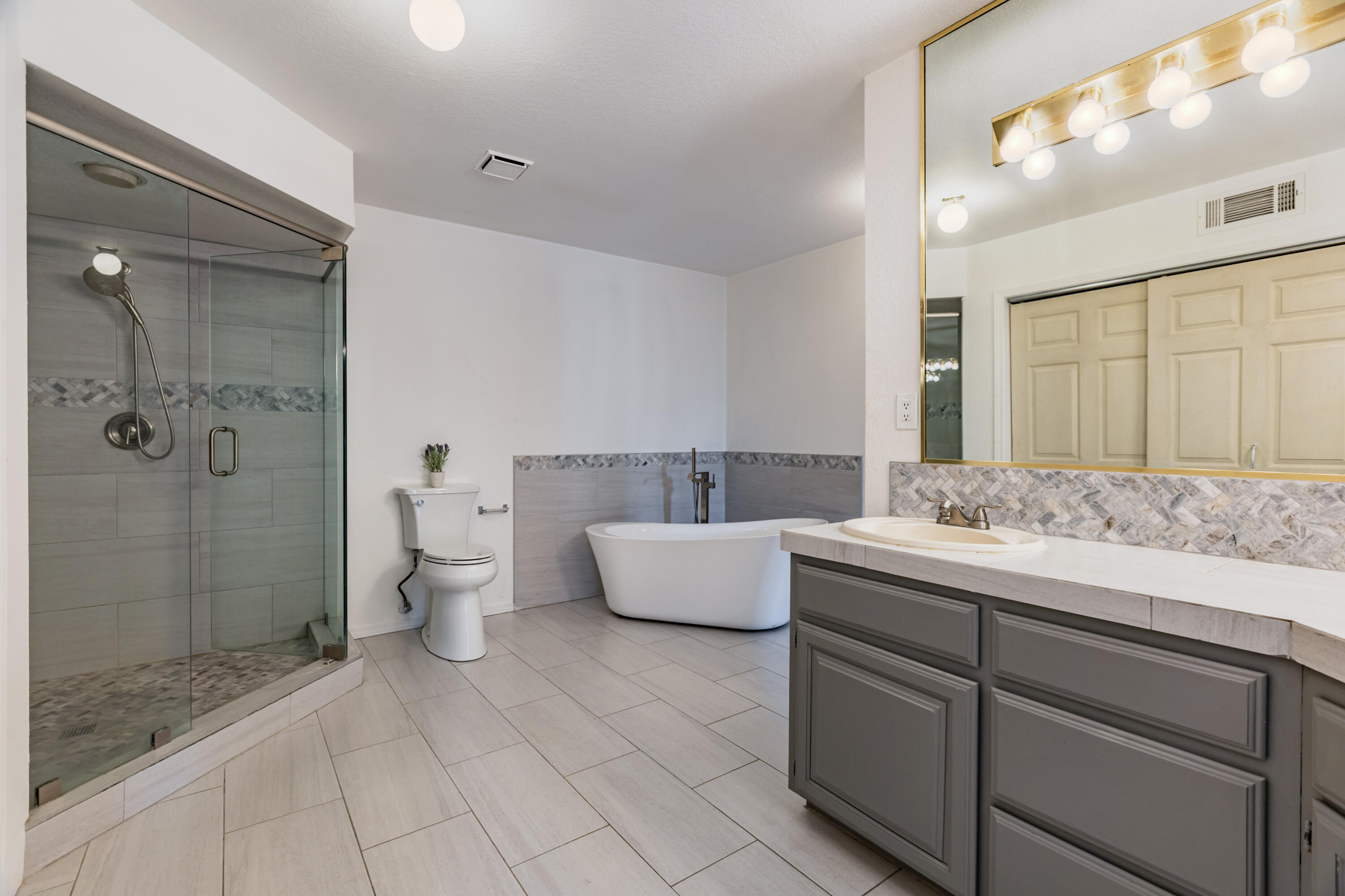 Photo 13 — 7501 Teakwood Drive NW