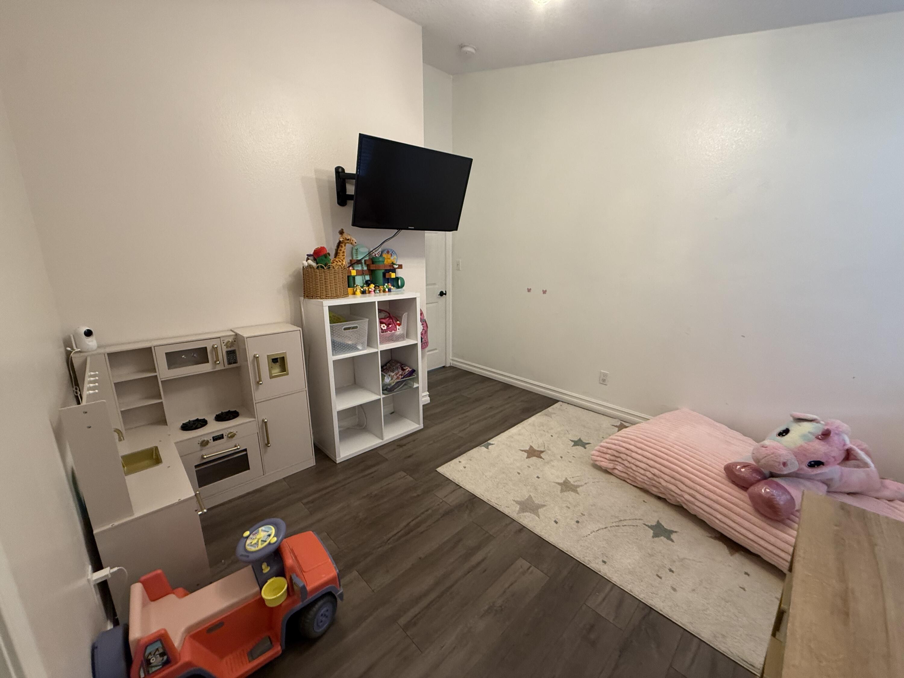 Photo 17 — 9404 Teresina Court NW