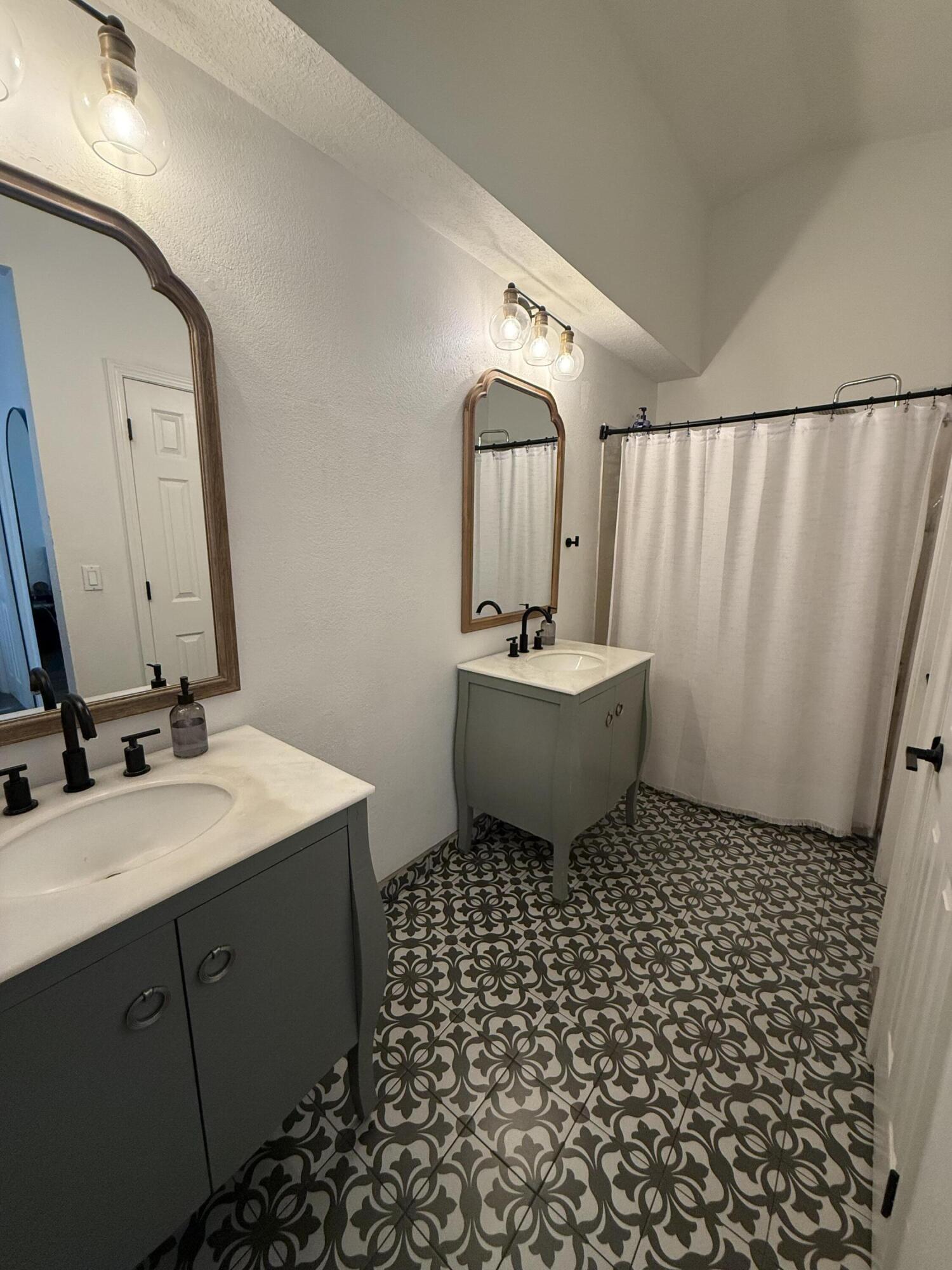 Photo 5 — 9404 Teresina Court NW