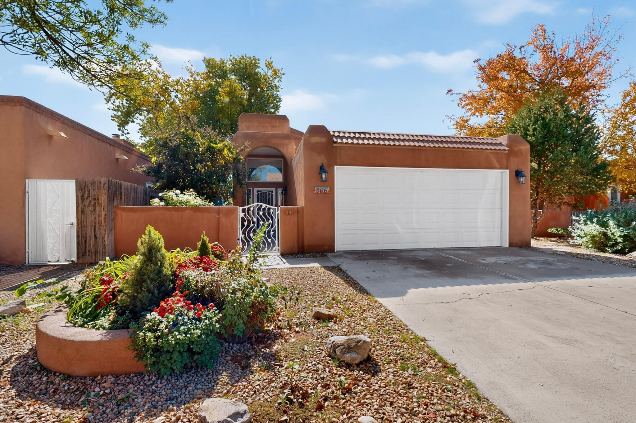 3116 Calle De Alamo NW, Albuquerque, NM 87104