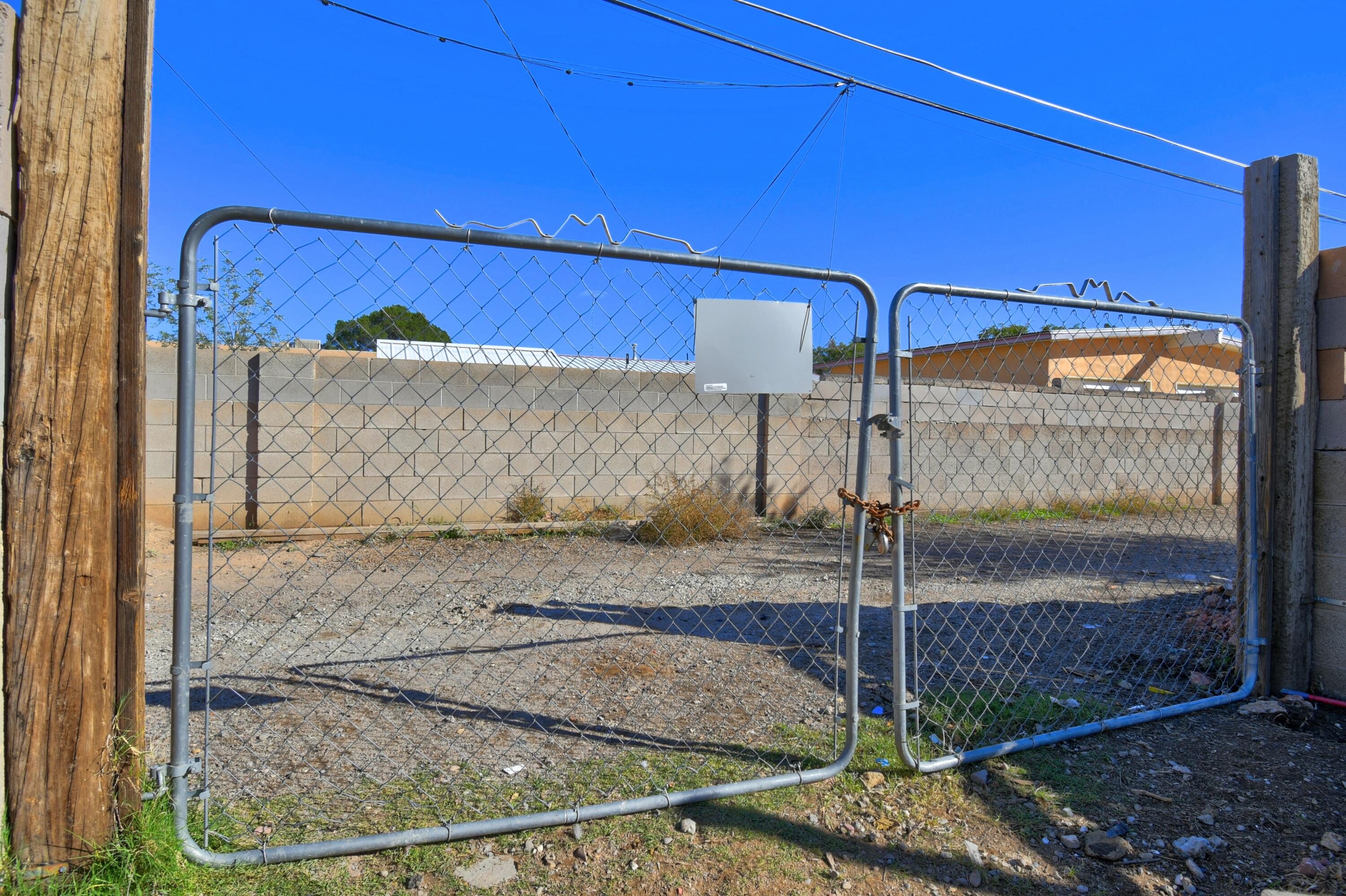 Photo 3 — 920 Arizona Street SE