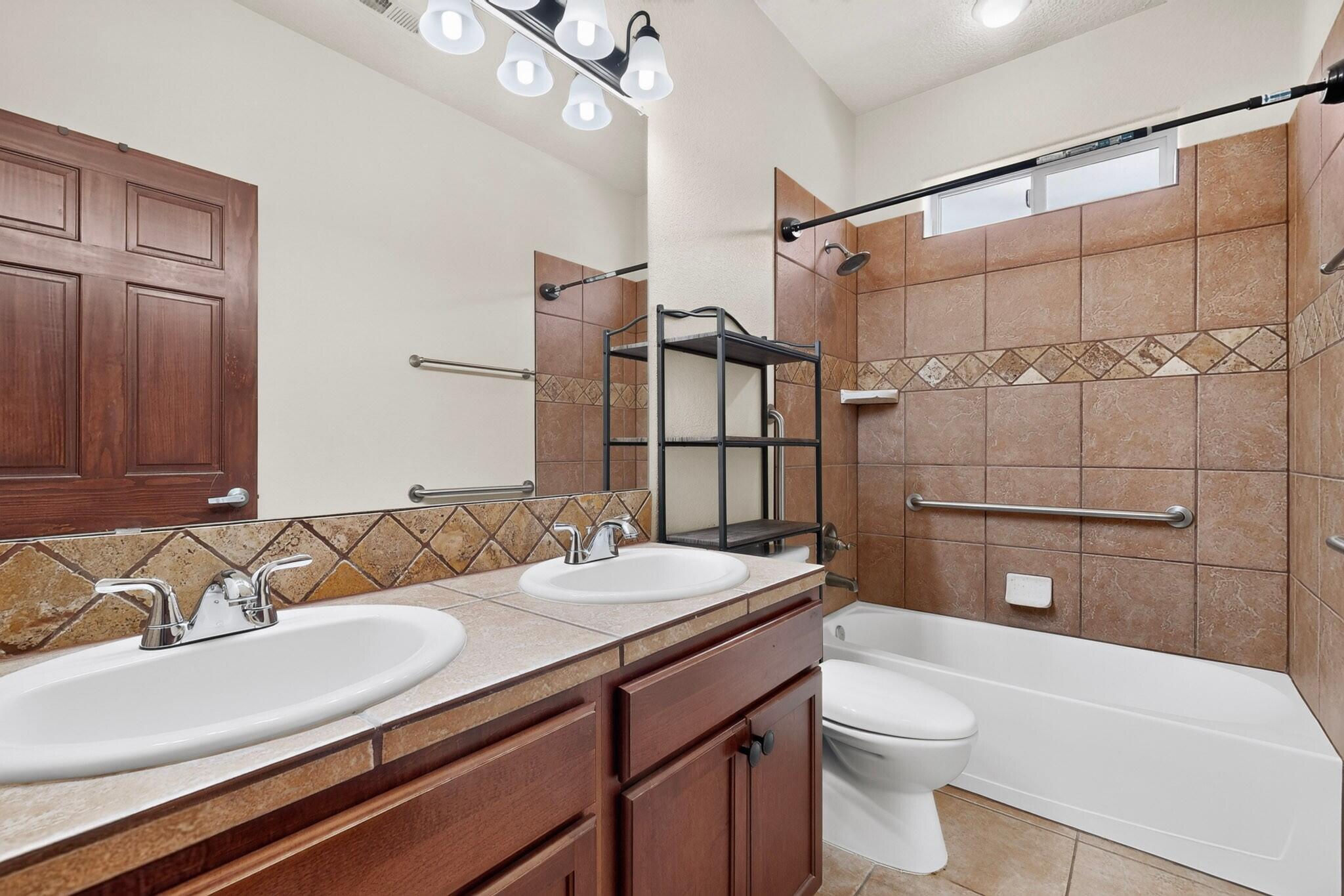 Photo 4 — 6324 Camino De Paz Road NW