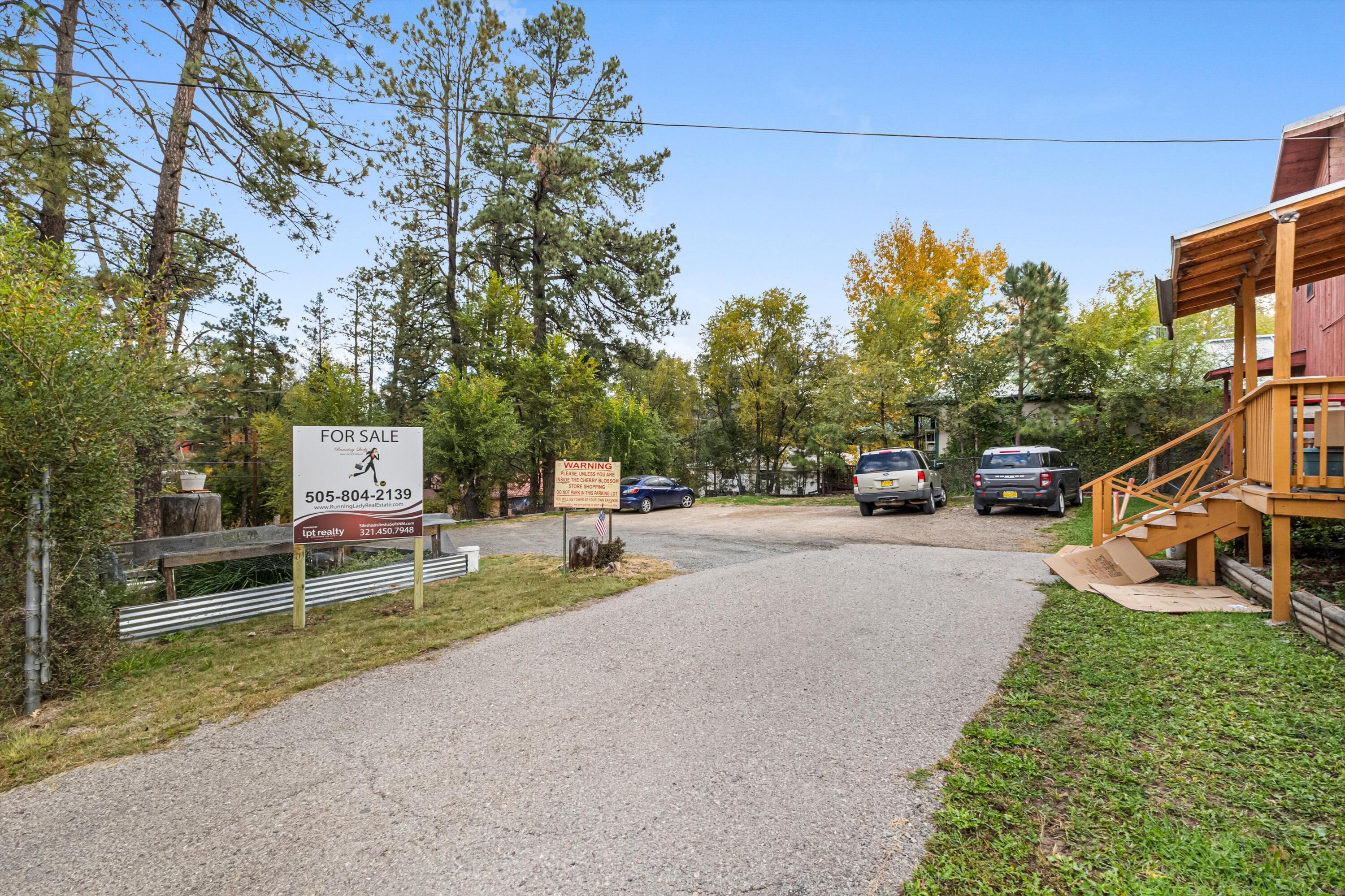 Photo 4 — 2550 Sudderth Drive