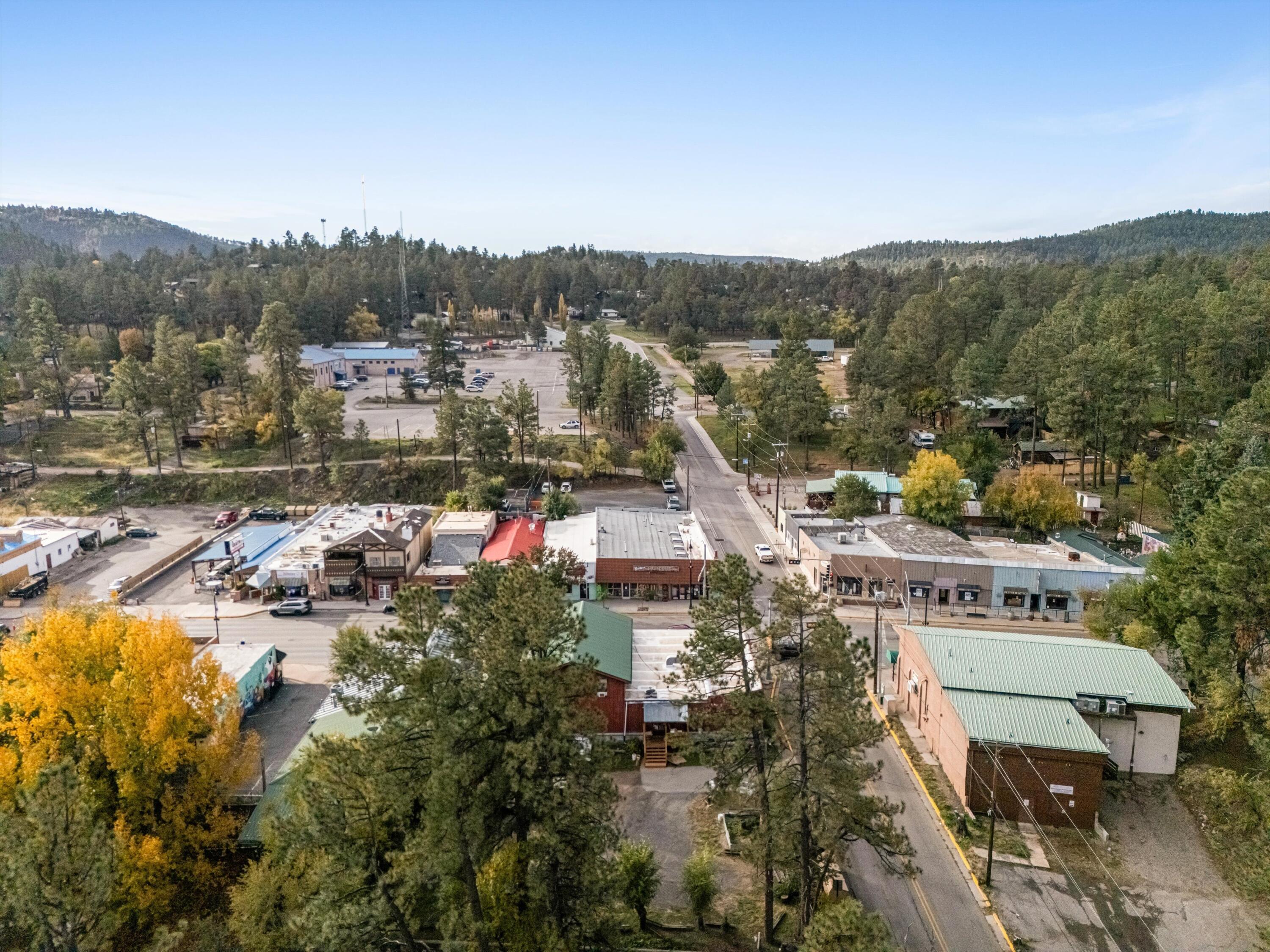 Photo 12 — 2550 Sudderth Drive