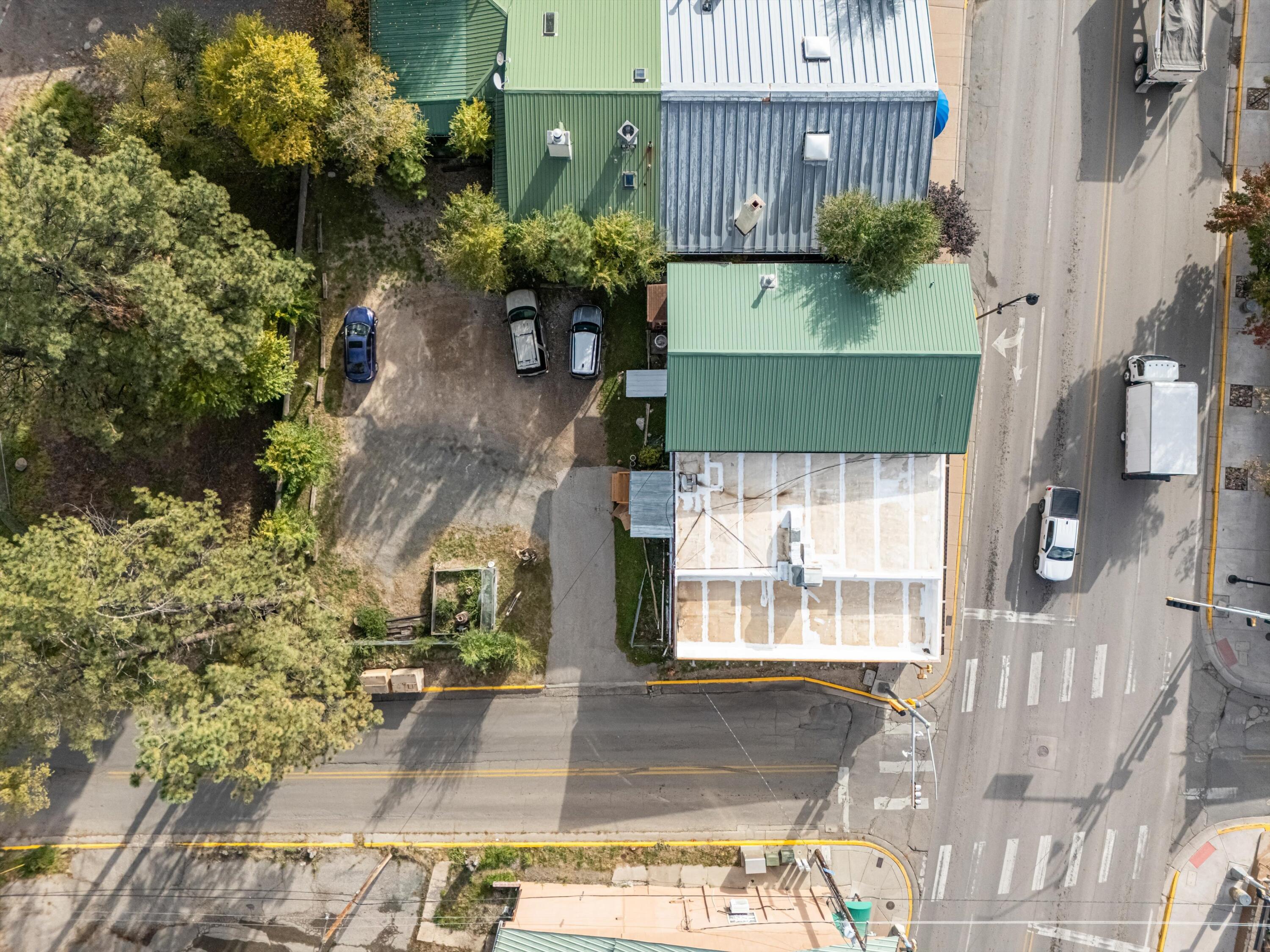 Photo 15 — 2550 Sudderth Drive
