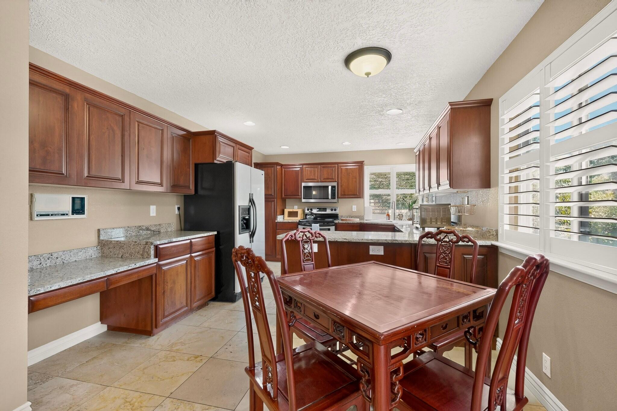 Photo 18 — 11612 Penfield Lane NE