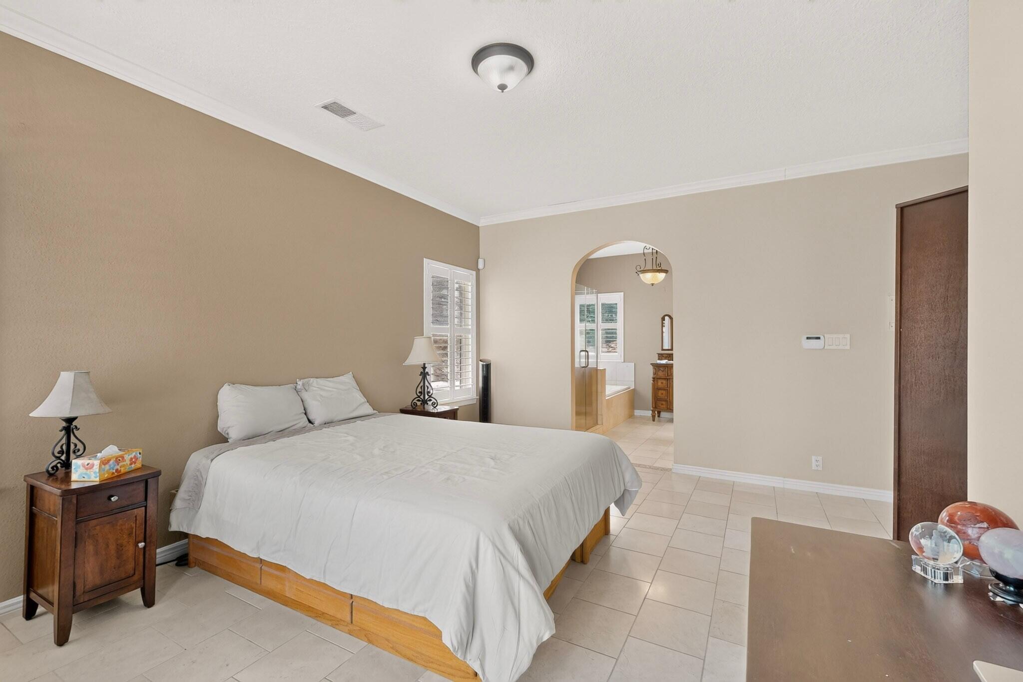 Photo 20 — 11612 Penfield Lane NE