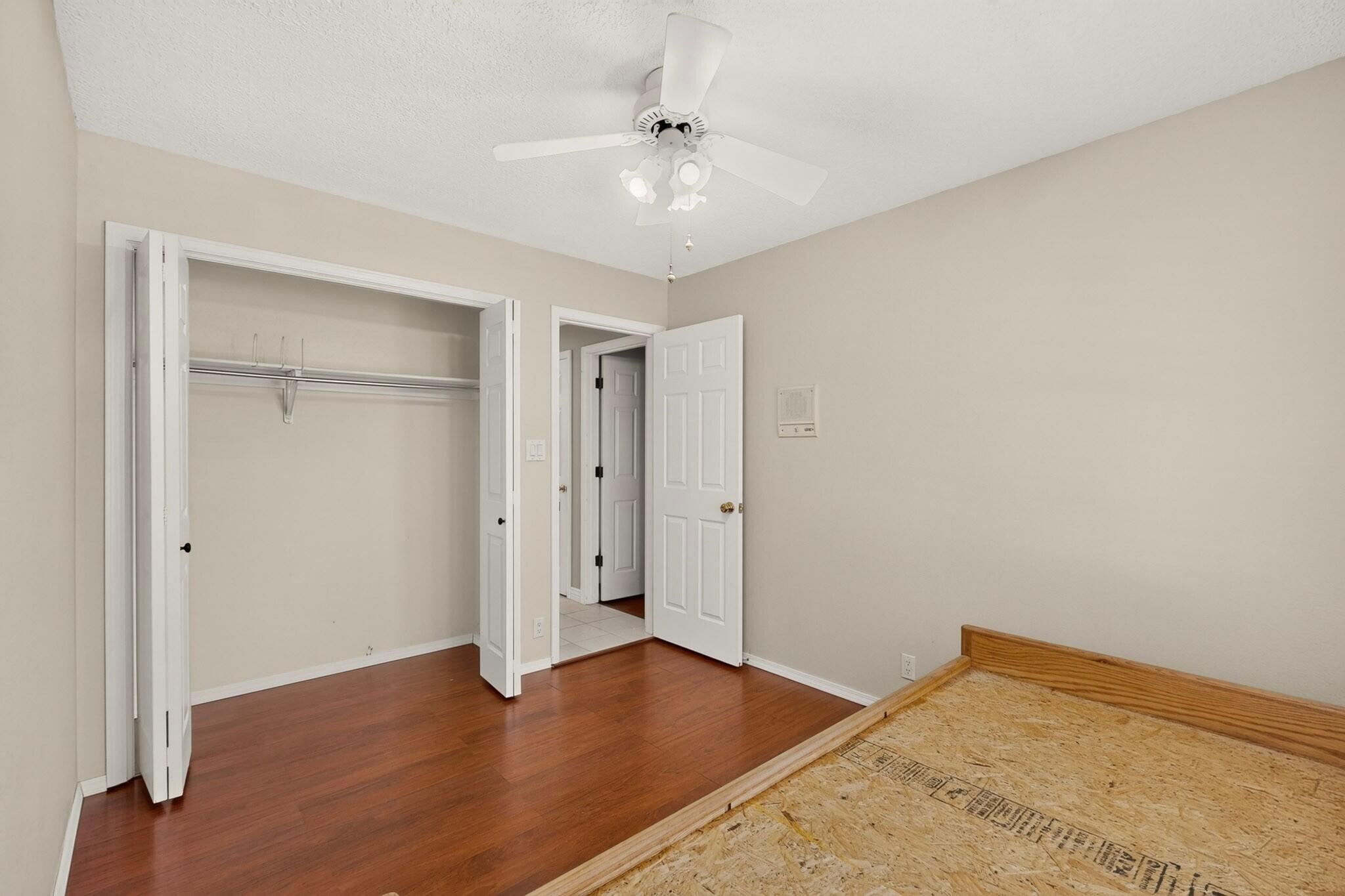 Photo 4 — 11612 Penfield Lane NE