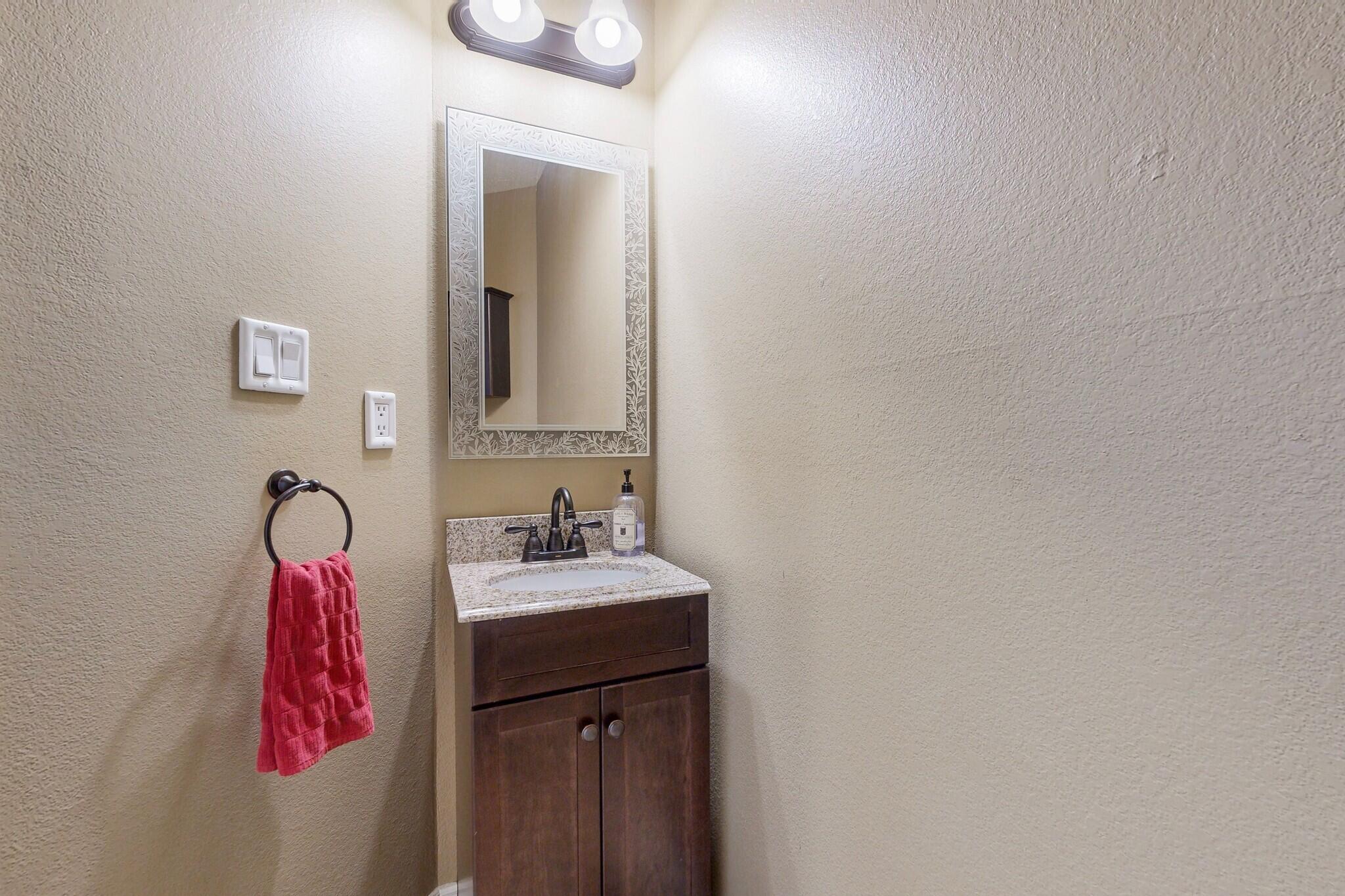 Photo 6 — 11612 Penfield Lane NE