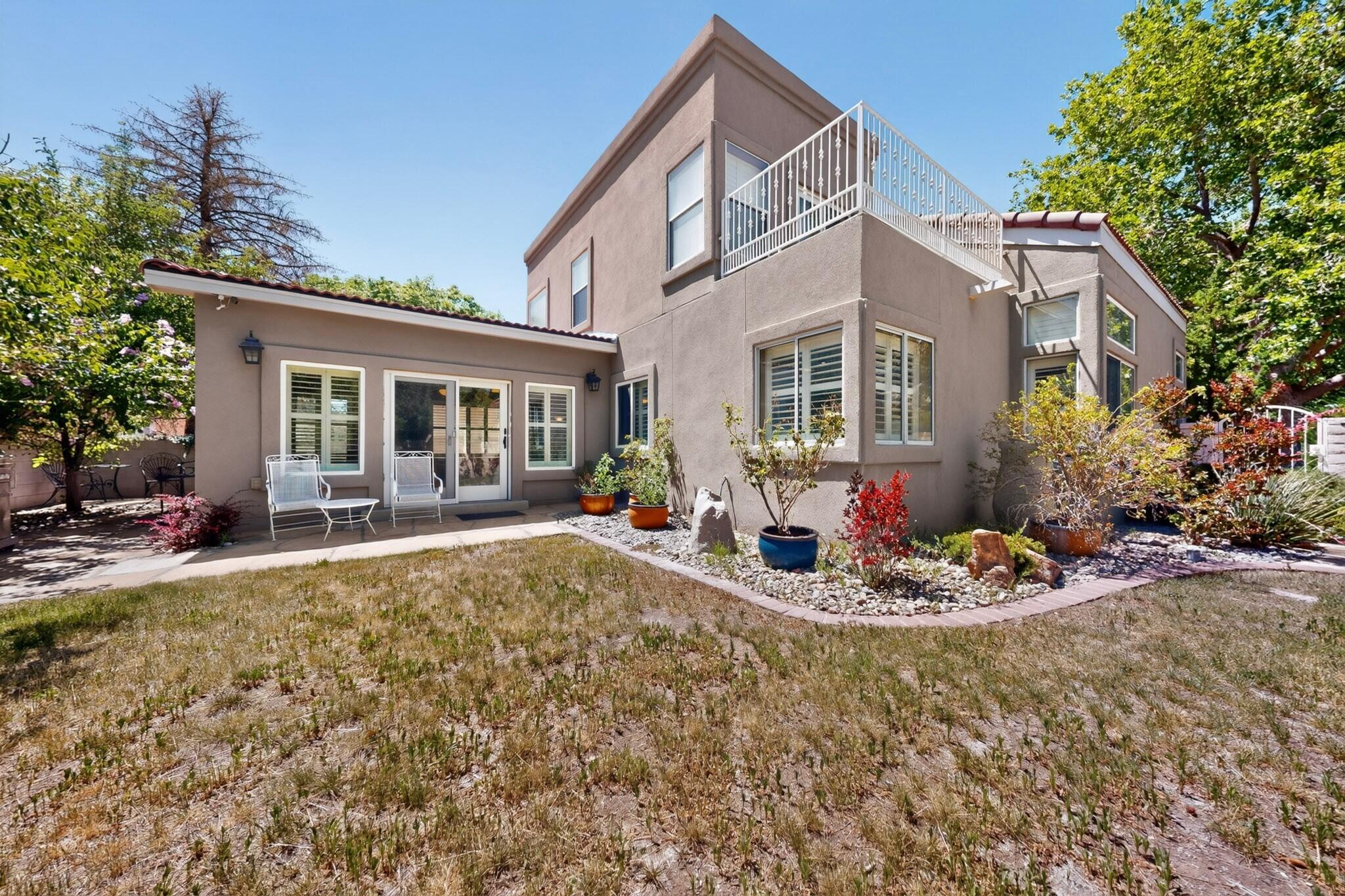 Photo 12 — 11612 Penfield Lane NE