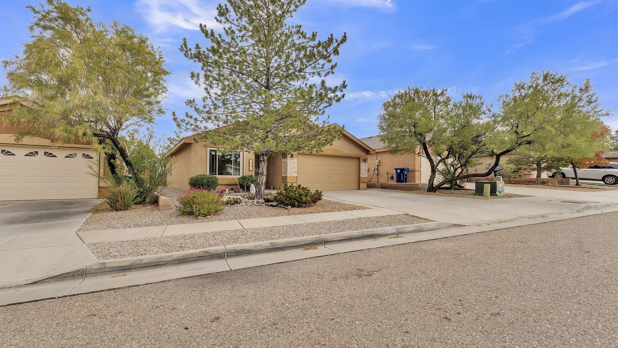 Photo 4 — 9704 Mogollon Drive NW