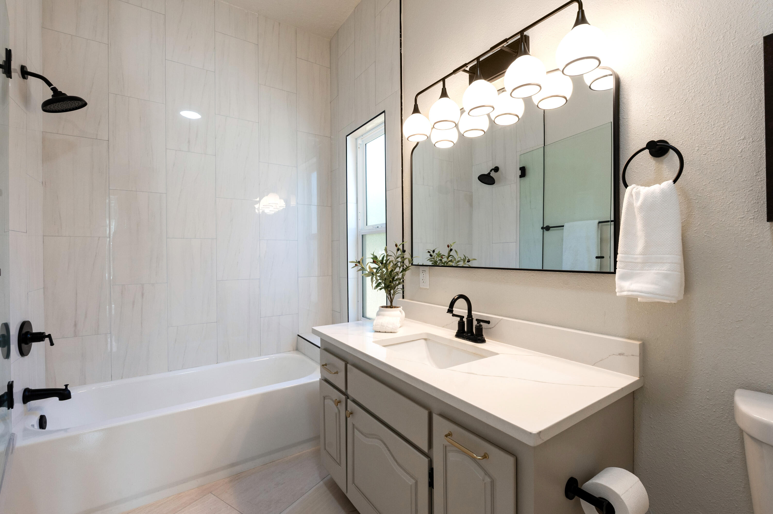 Photo 20 — 11509 Woodmar Lane NE