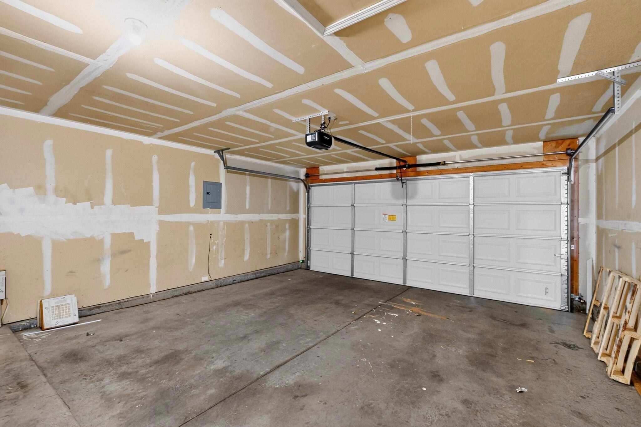Photo 8 — 8500 Rushing Brook Avenue SW